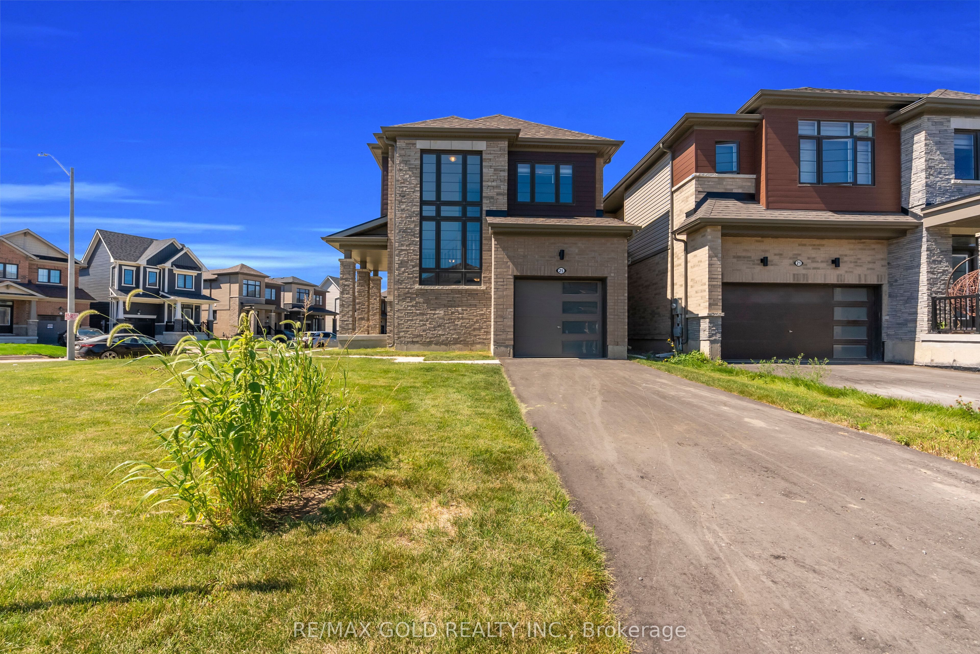 25 Heritage Way, Thorold, ON L2V 0N9 photo 2