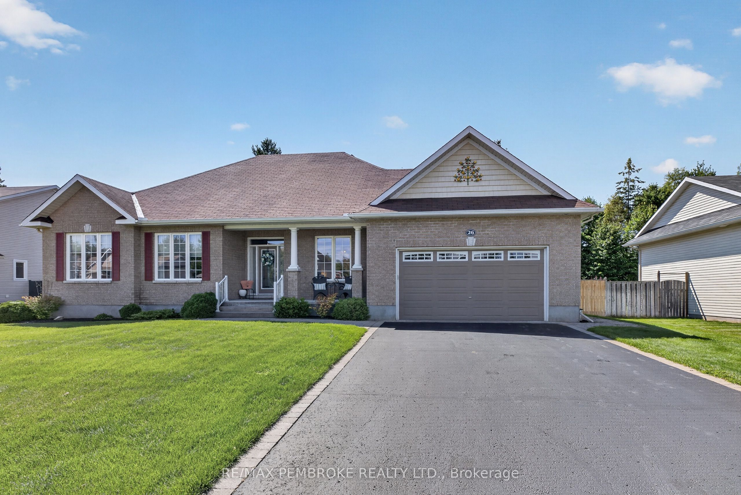 26 Bedard Boulevard, Petawawa, ON K8H 0B7 photo 2