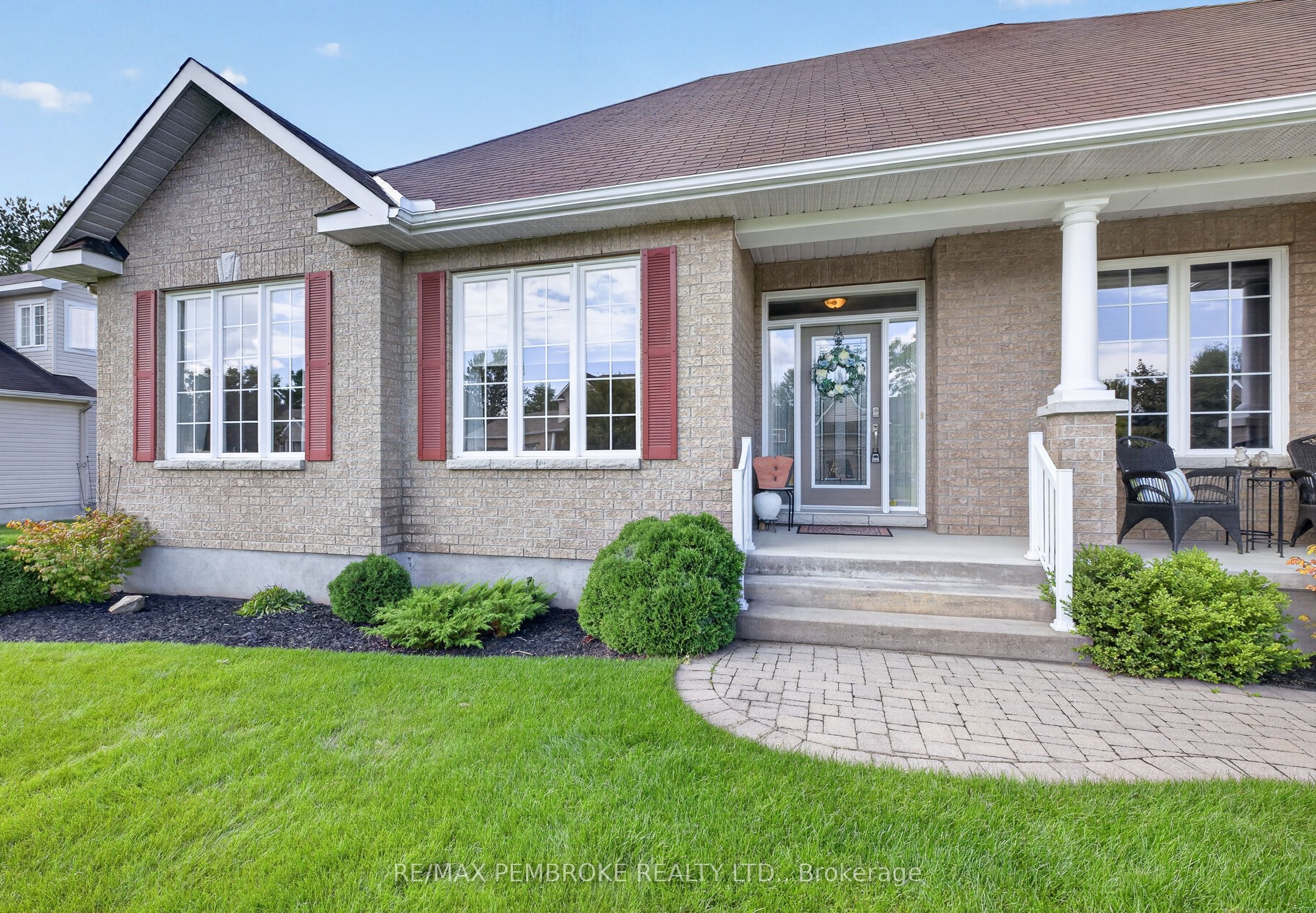 26 Bedard Boulevard, Petawawa, ON K8H 0B7 photo 3