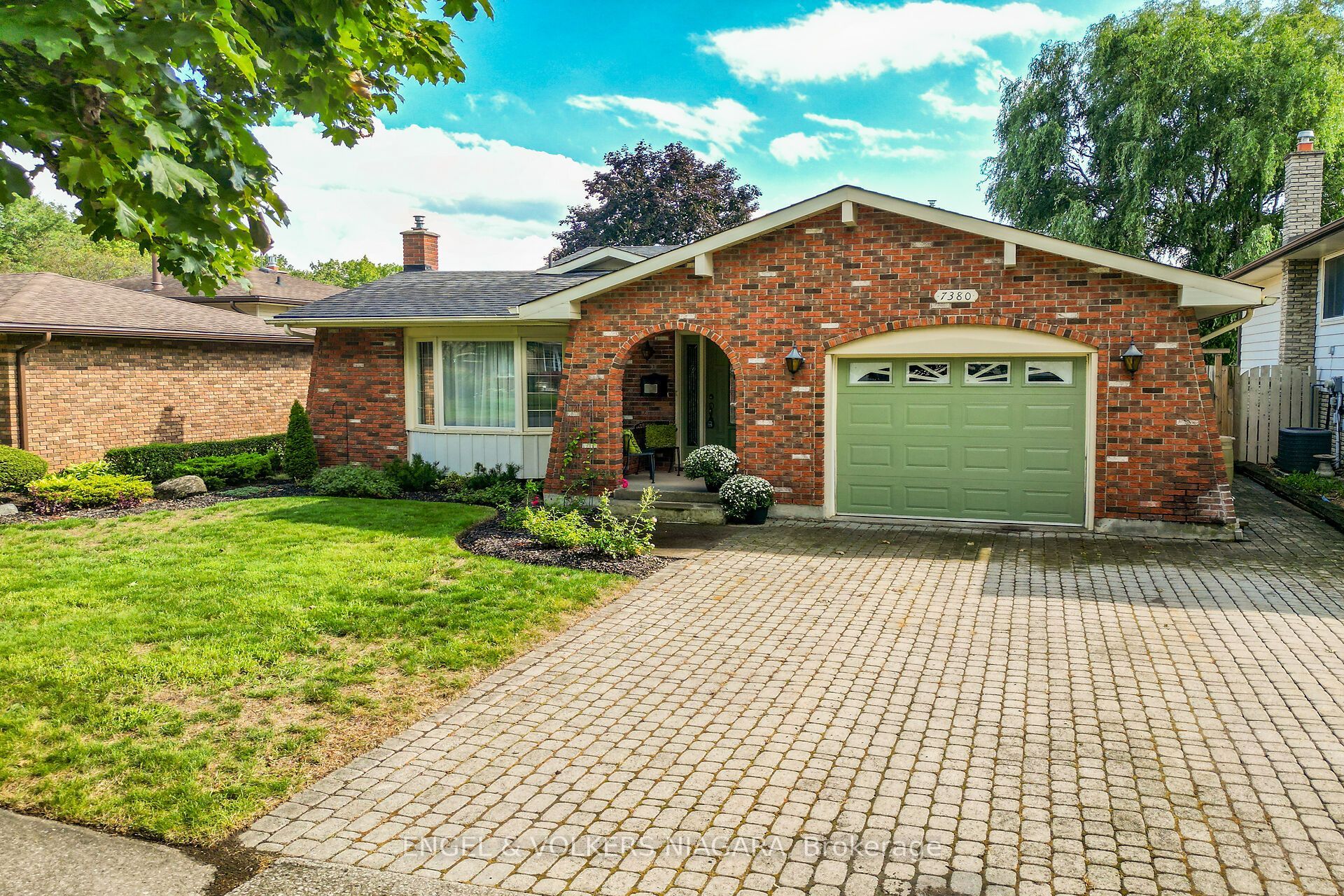 7380 Green Boughs Road, Niagara Falls, ON L2J 4C2 photo 4