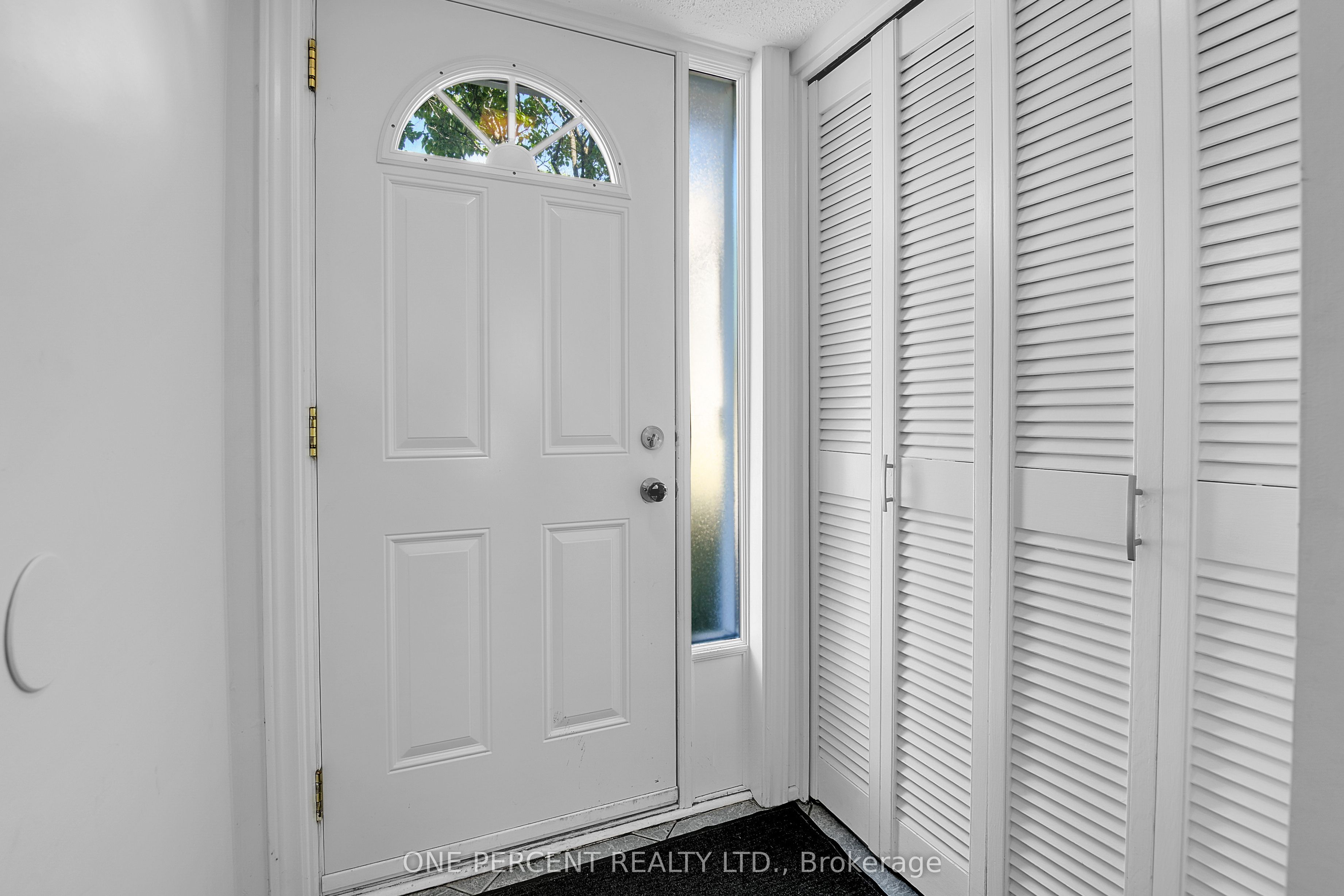 350 Stowe Court, Kanata, ON K2K 1Z6 photo 3