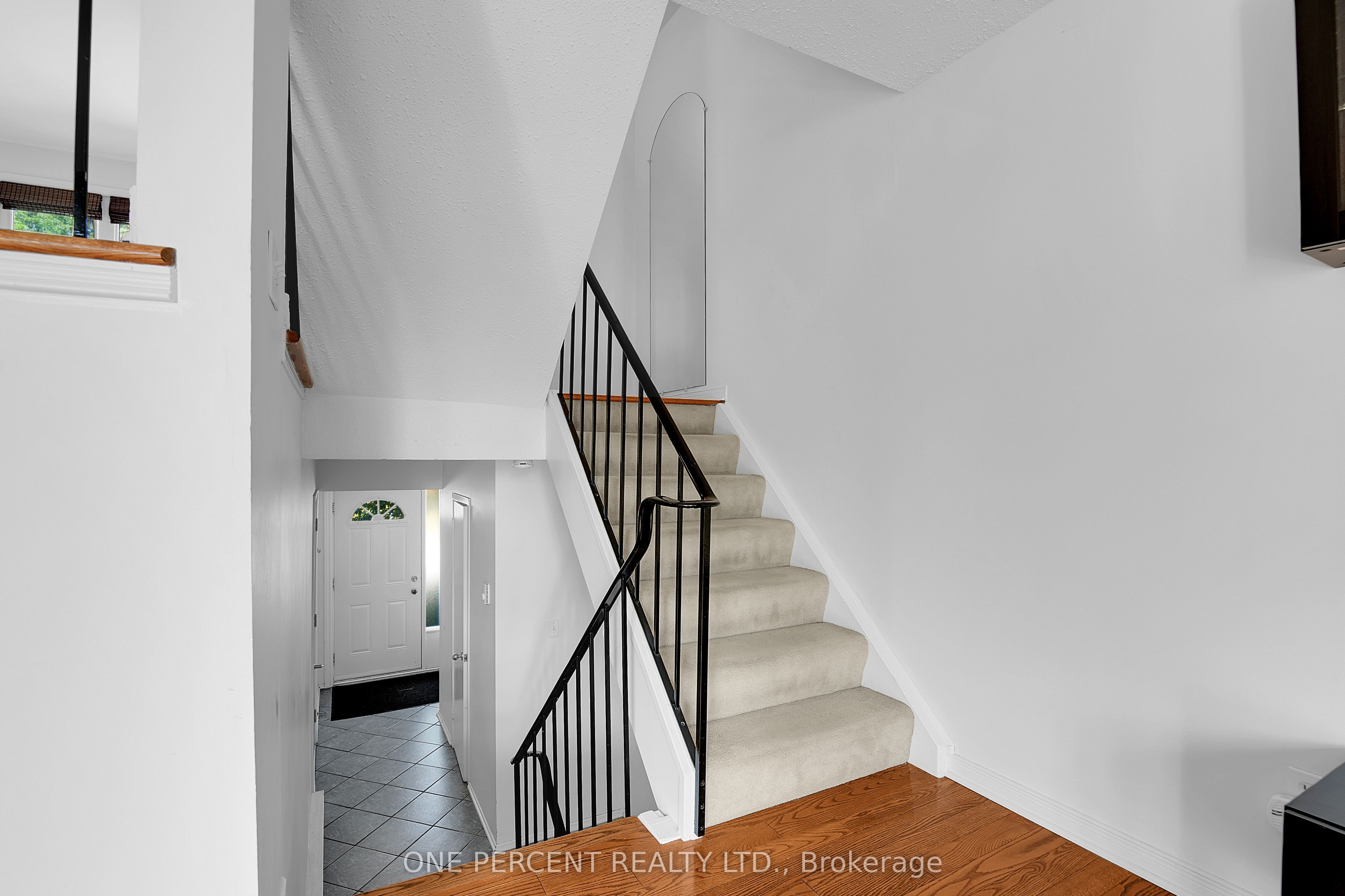 350 Stowe Court, Kanata, ON K2K 1Z6 photo 4