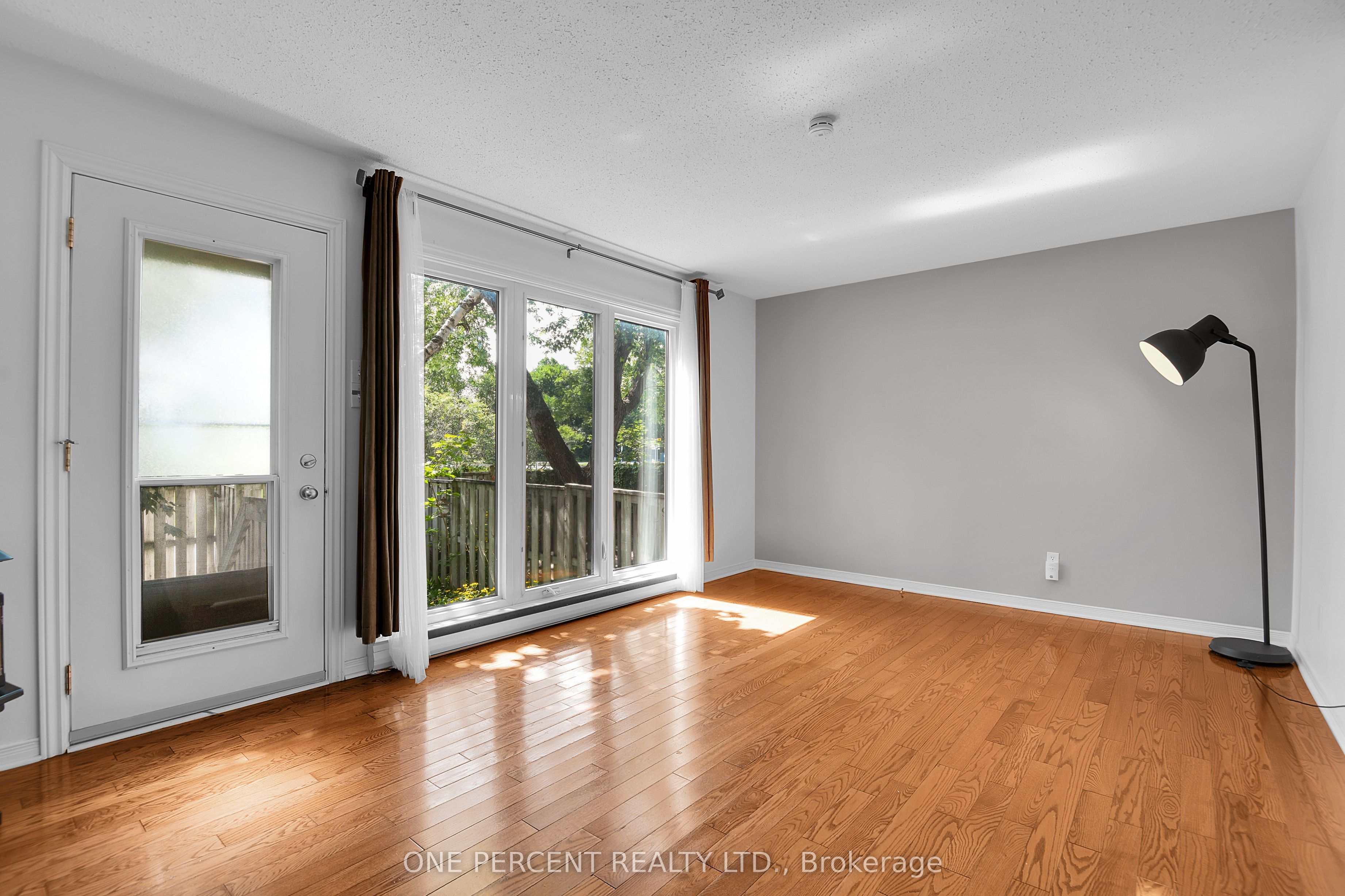 350 Stowe Court, Kanata, ON K2K 1Z6 photo 5