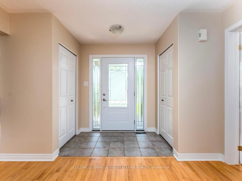 5 Hearn Crescent, Stittsville - Munster - Richmond, ON K2S 1R7 photo 4
