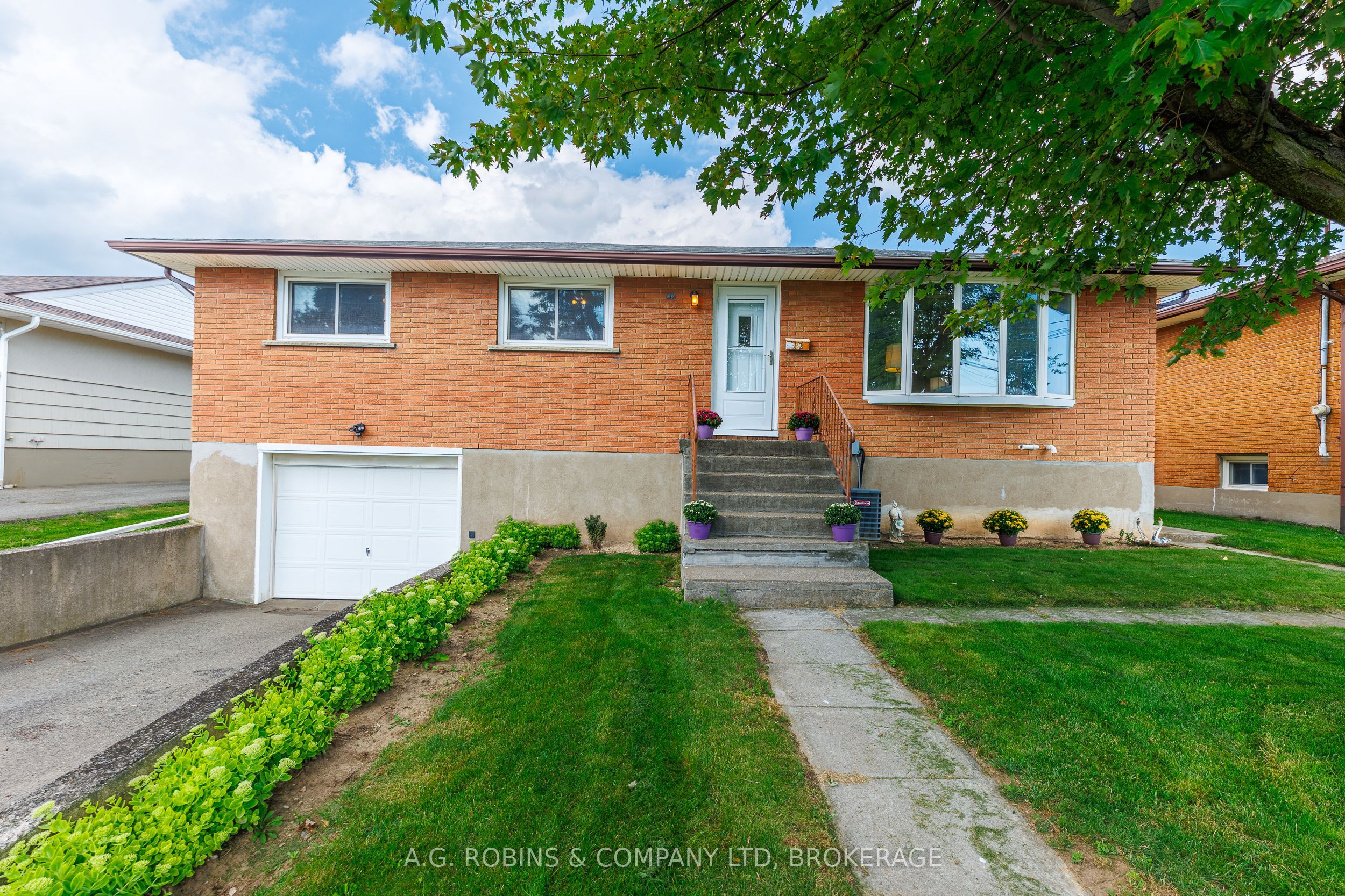 12 Berkley Avenue, Port Colborne, ON L3K 1T2 photo 2