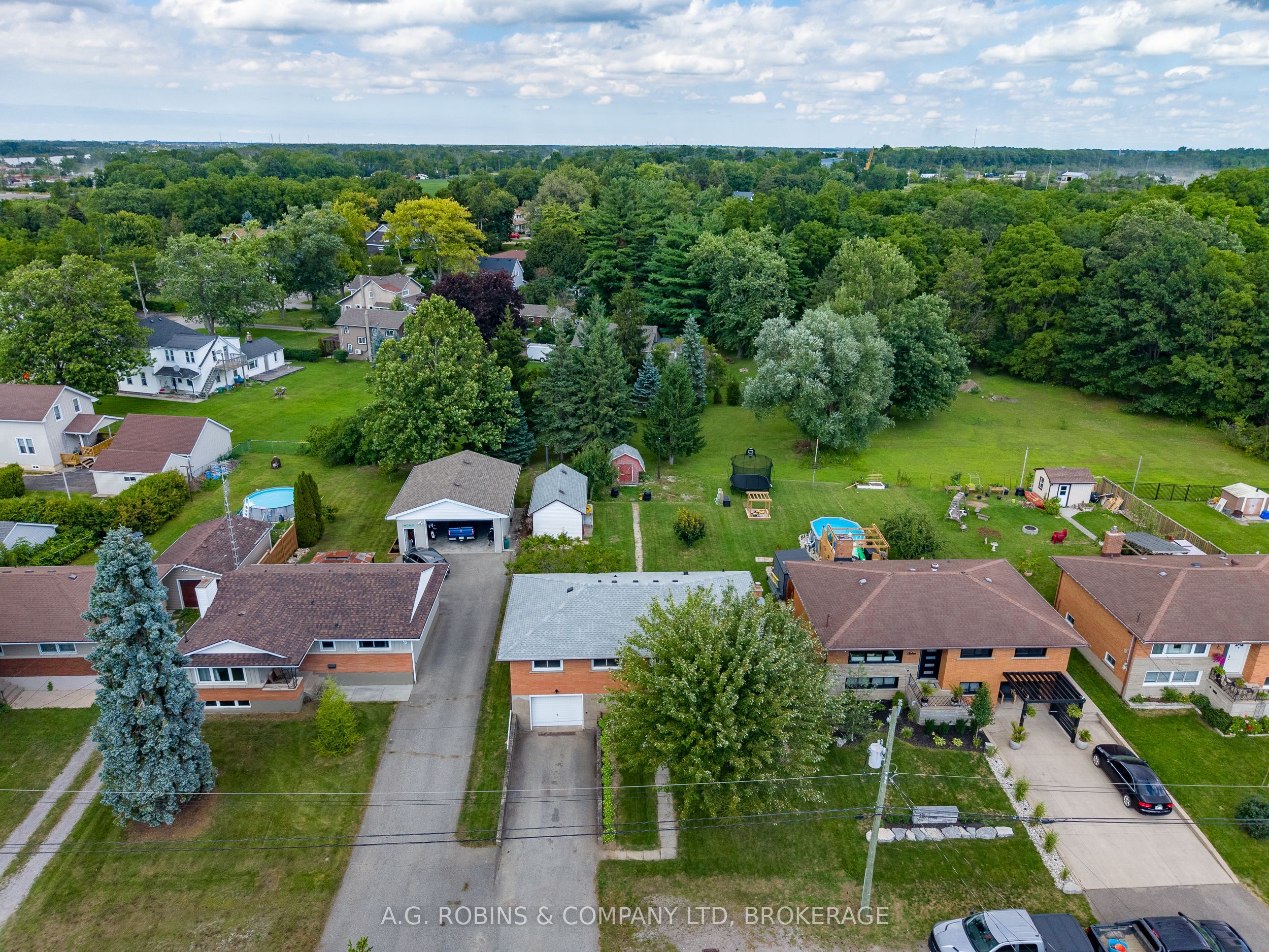 12 Berkley Avenue, Port Colborne, ON L3K 1T2 photo 3