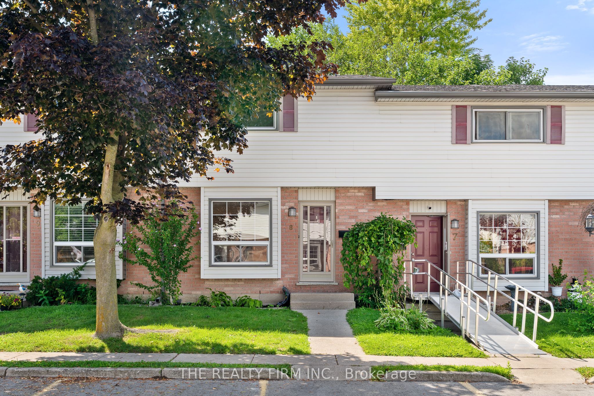 1215 Cheapside Street 8, London East, ON N5Y 5J9