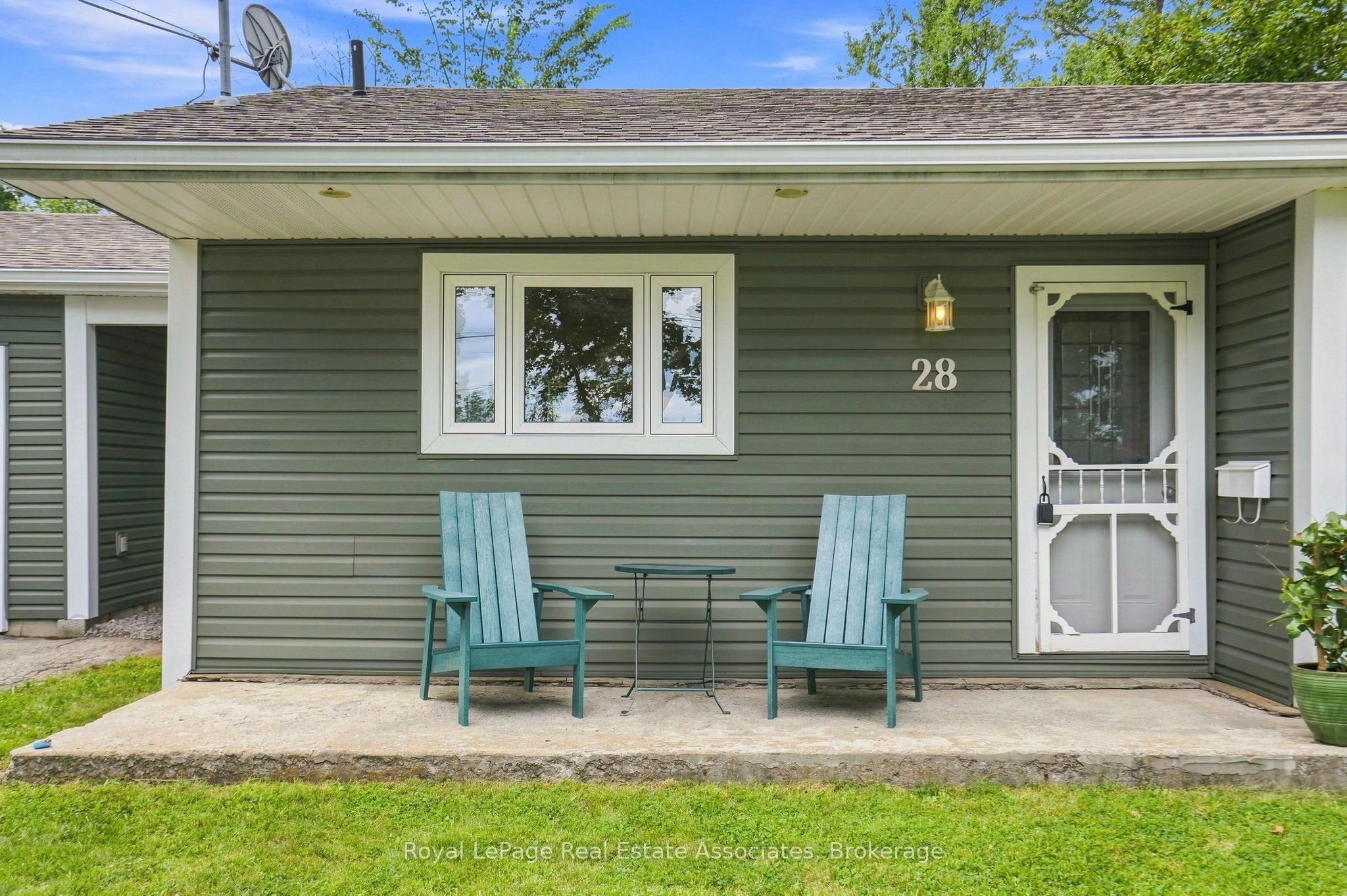 28 Kelson Avenue S, Grimsby, ON L3M 4C3 photo 2