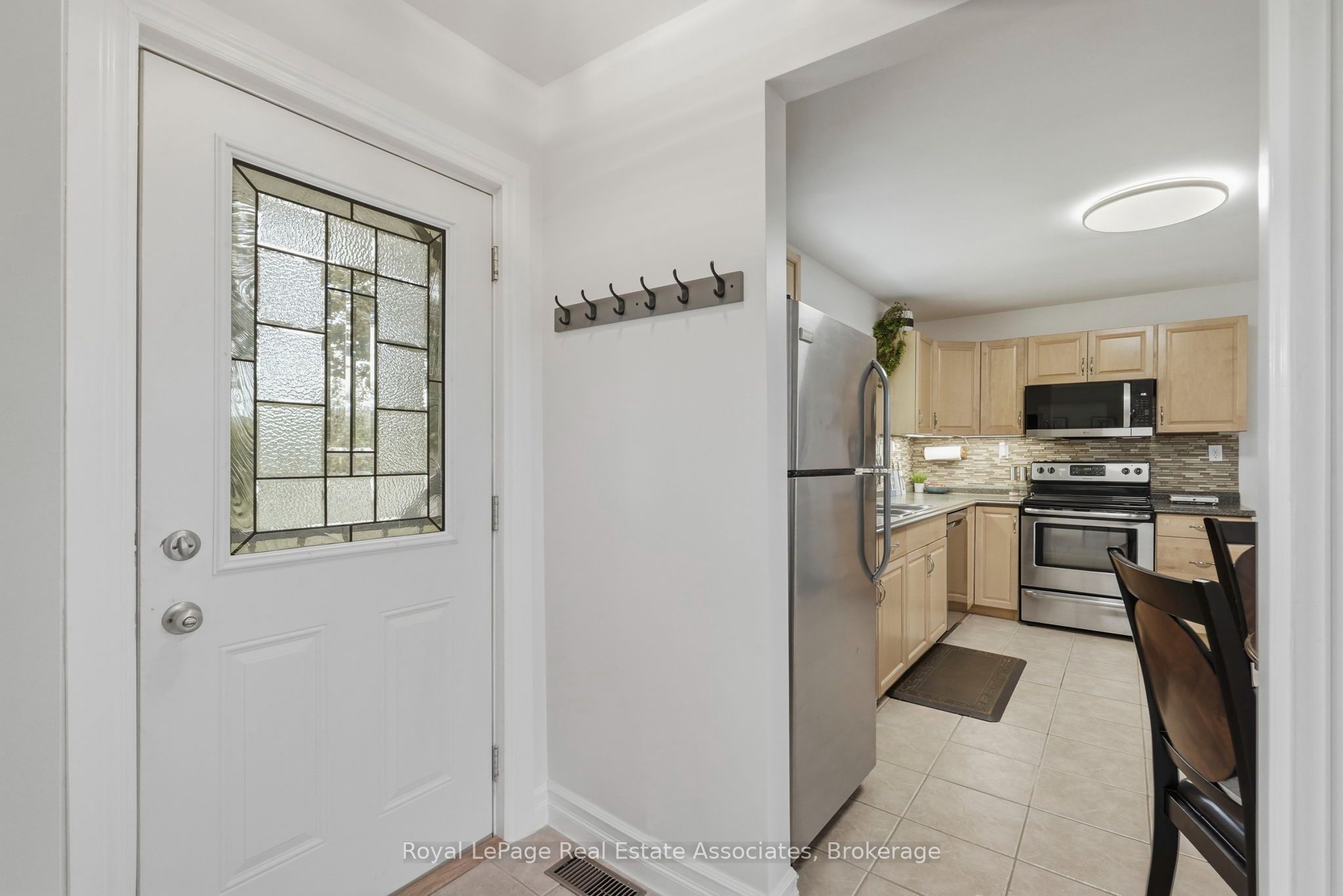 28 Kelson Avenue S, Grimsby, ON L3M 4C3 photo 4