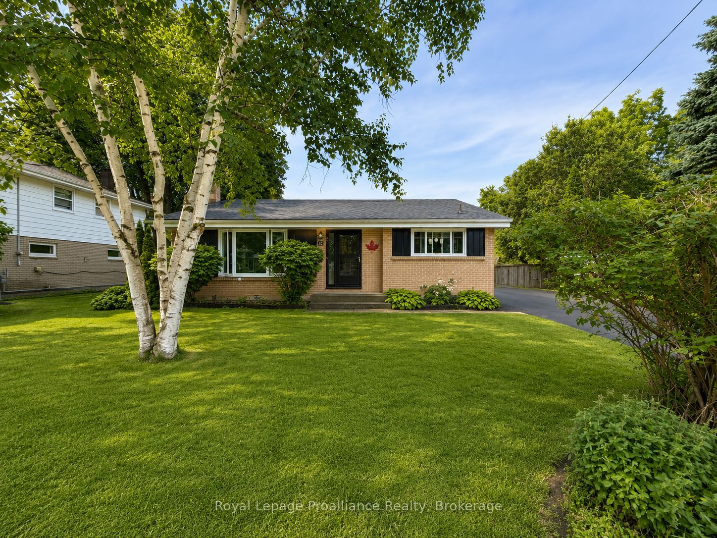 32 Glen Road, Belleville, ON K8P 4G1 photo 2