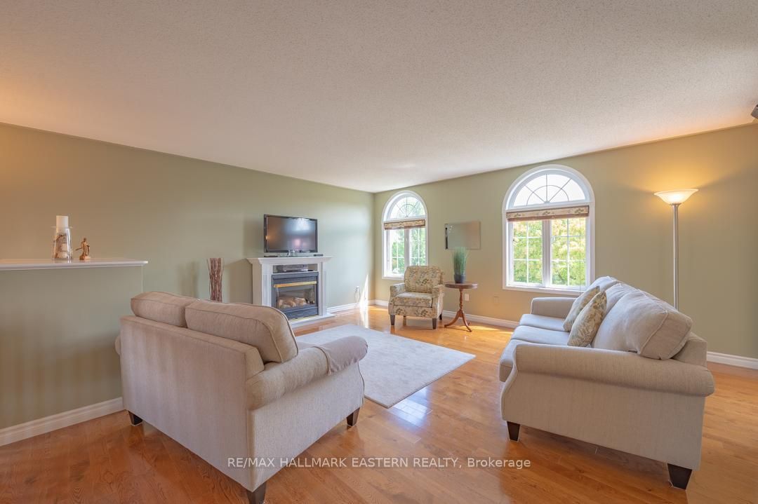 20 Ferguson Place, Peterborough, ON K9H 7M9 photo 3
