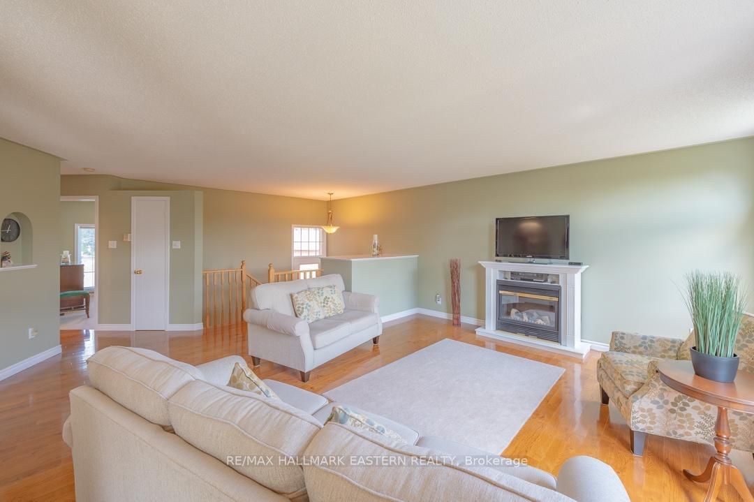 20 Ferguson Place, Peterborough, ON K9H 7M9 photo 4