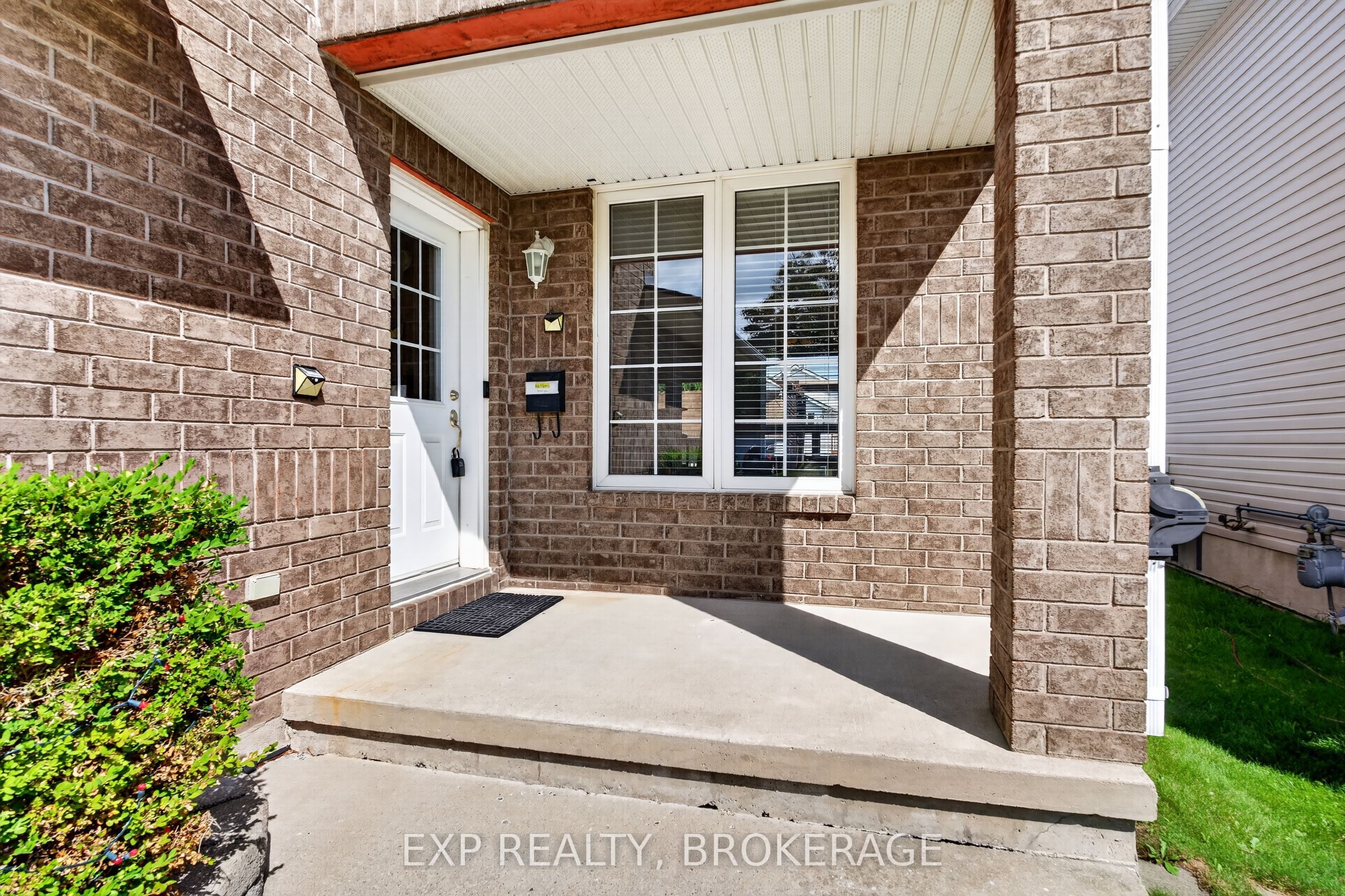 1896 BERRYWOOD Crescent, Kingston, ON K7P 3G4 photo 4