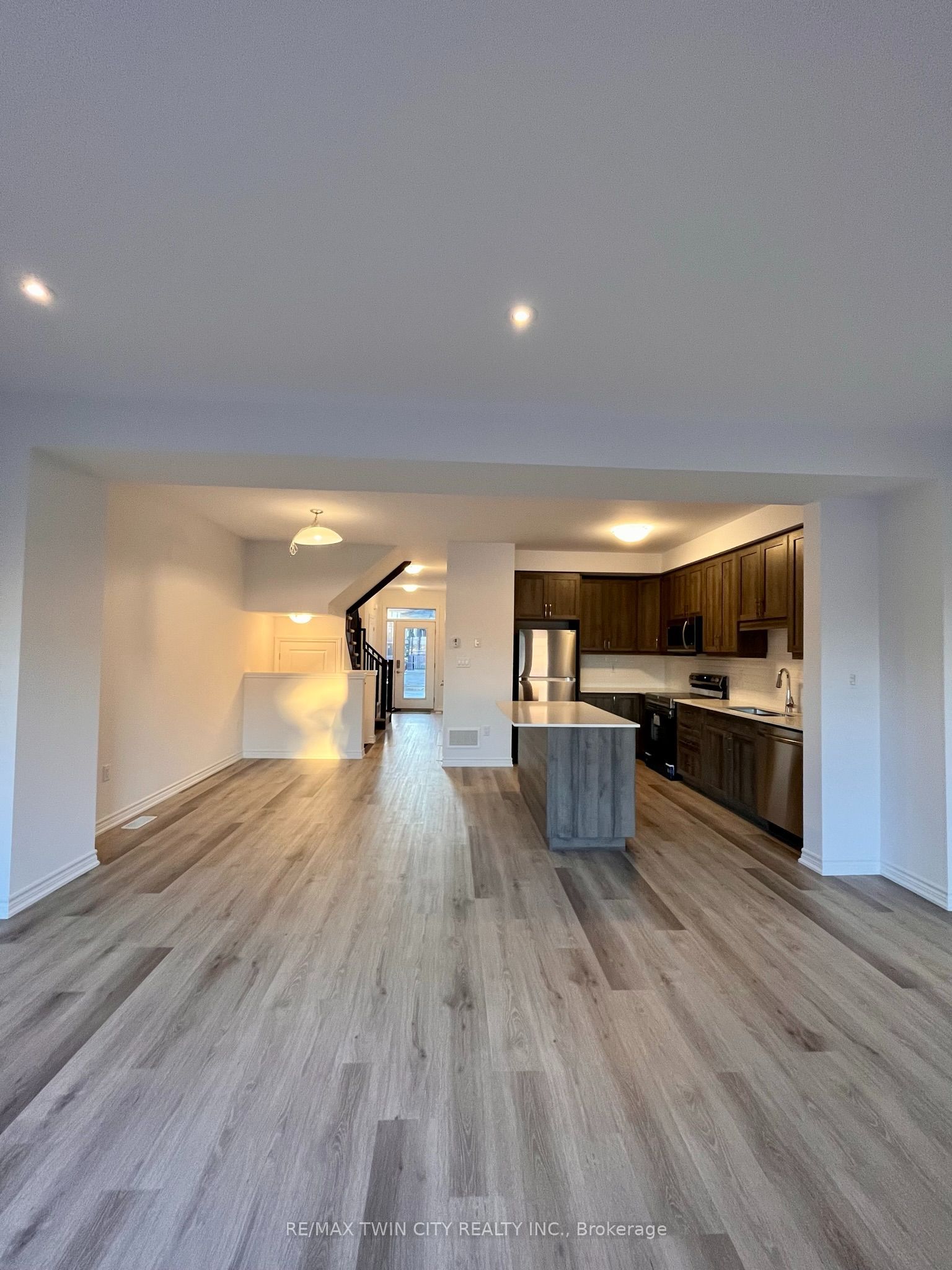461 Blackburn Drive 2, Brantford, ON N3T 0W9 photo 3