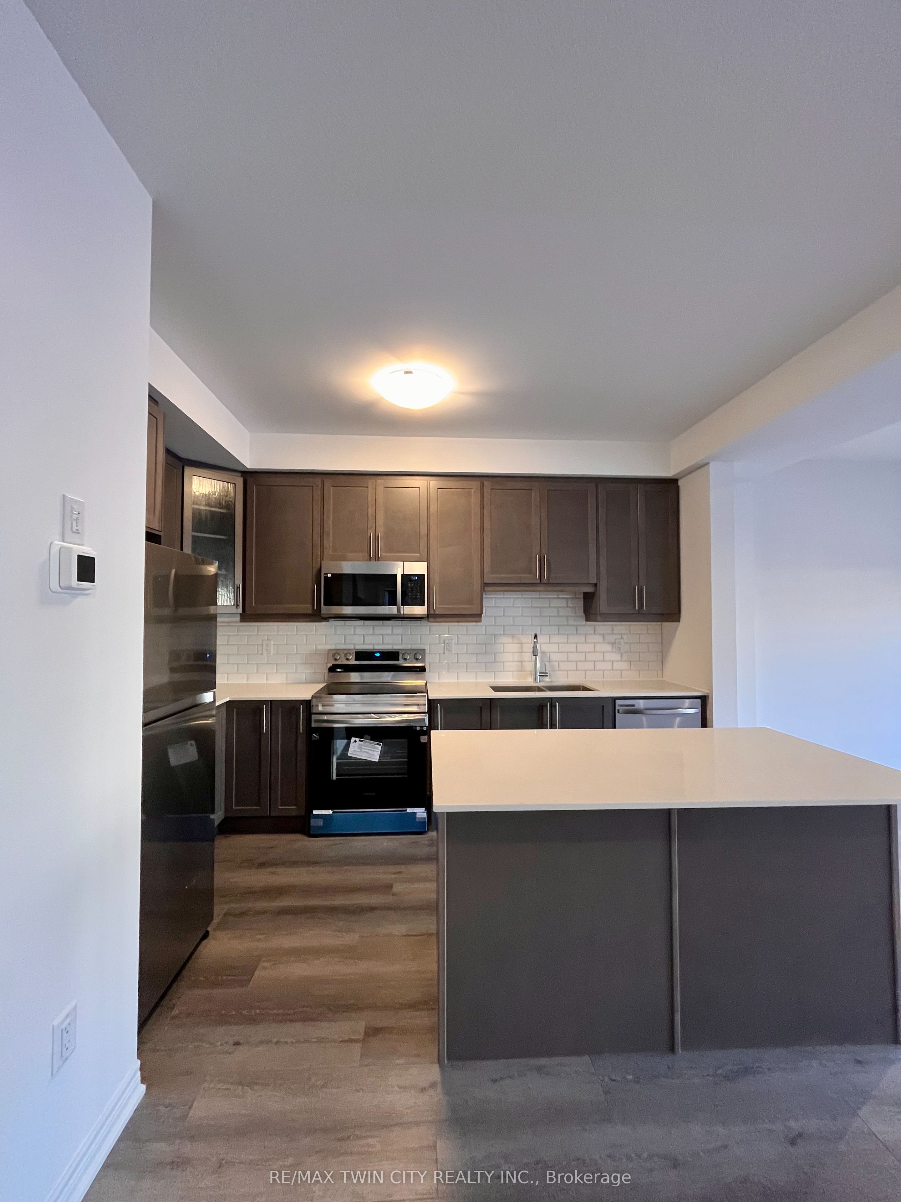 461 Blackburn Drive 2, Brantford, ON N3T 0W9 photo 5