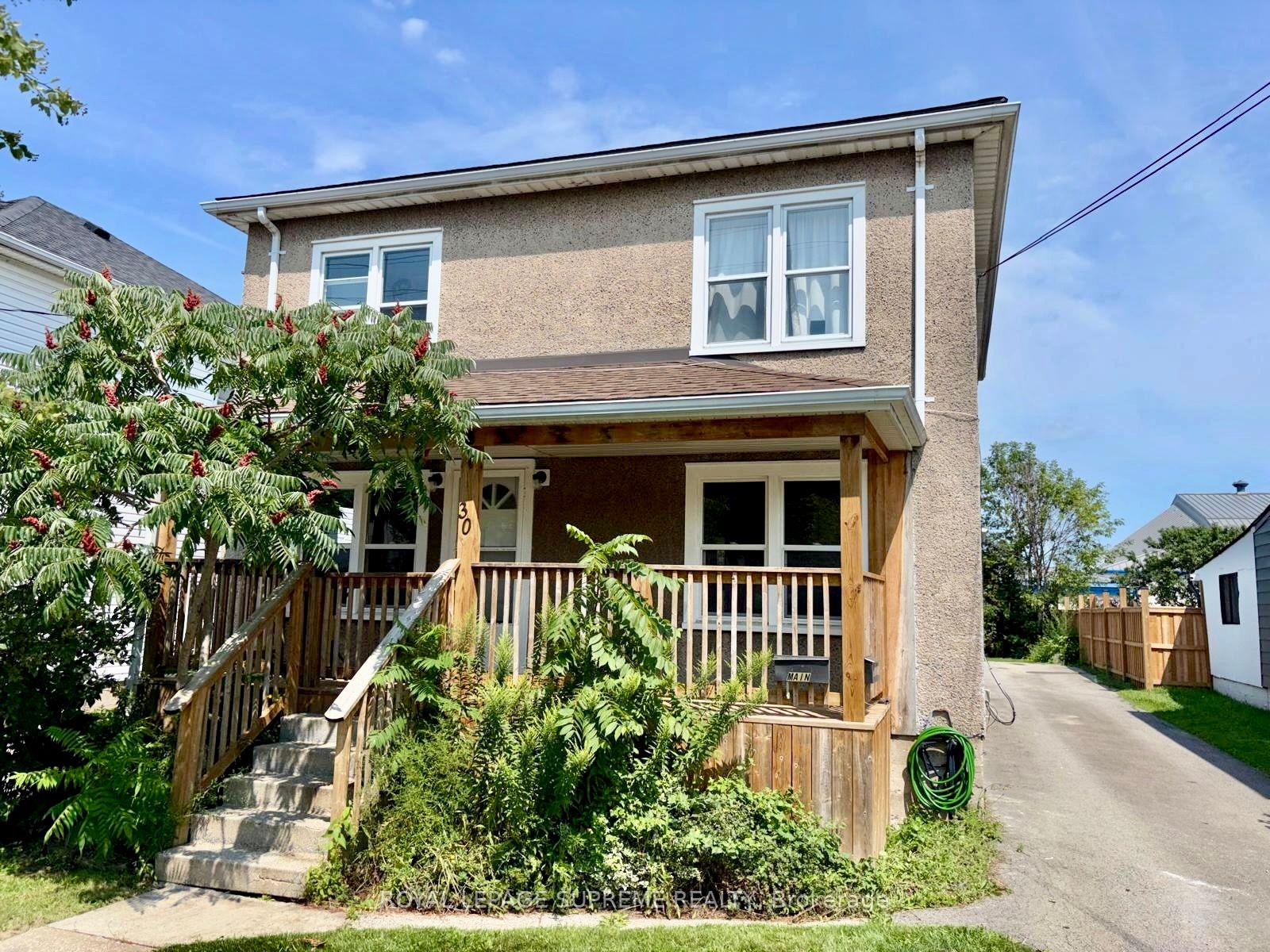 30 Fourth Street Main Floor, Welland, ON L3B 4X6 photo 2