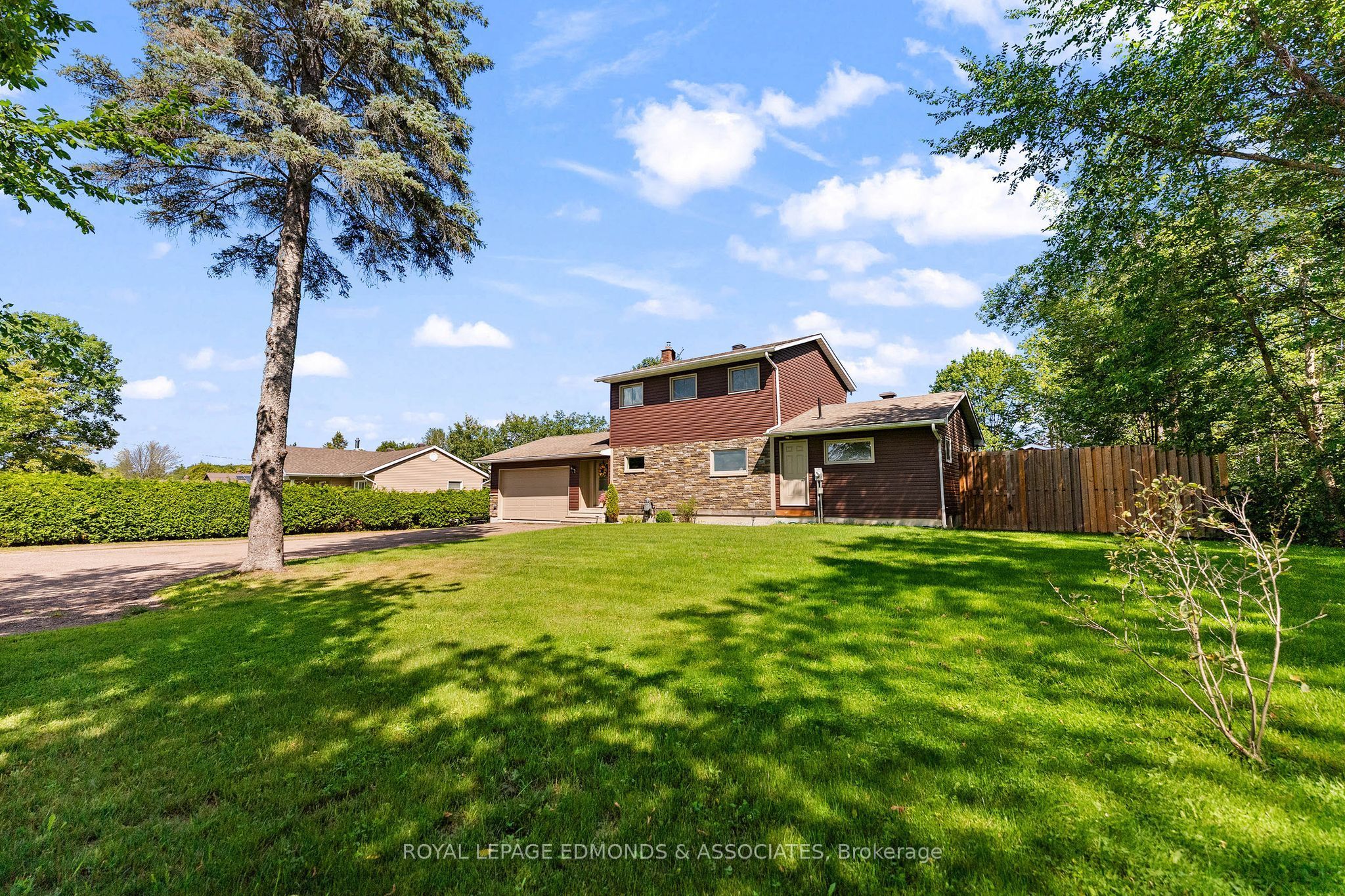 11946 Round Lake Road, Laurentian Valley, ON K8A 0K8 photo 3