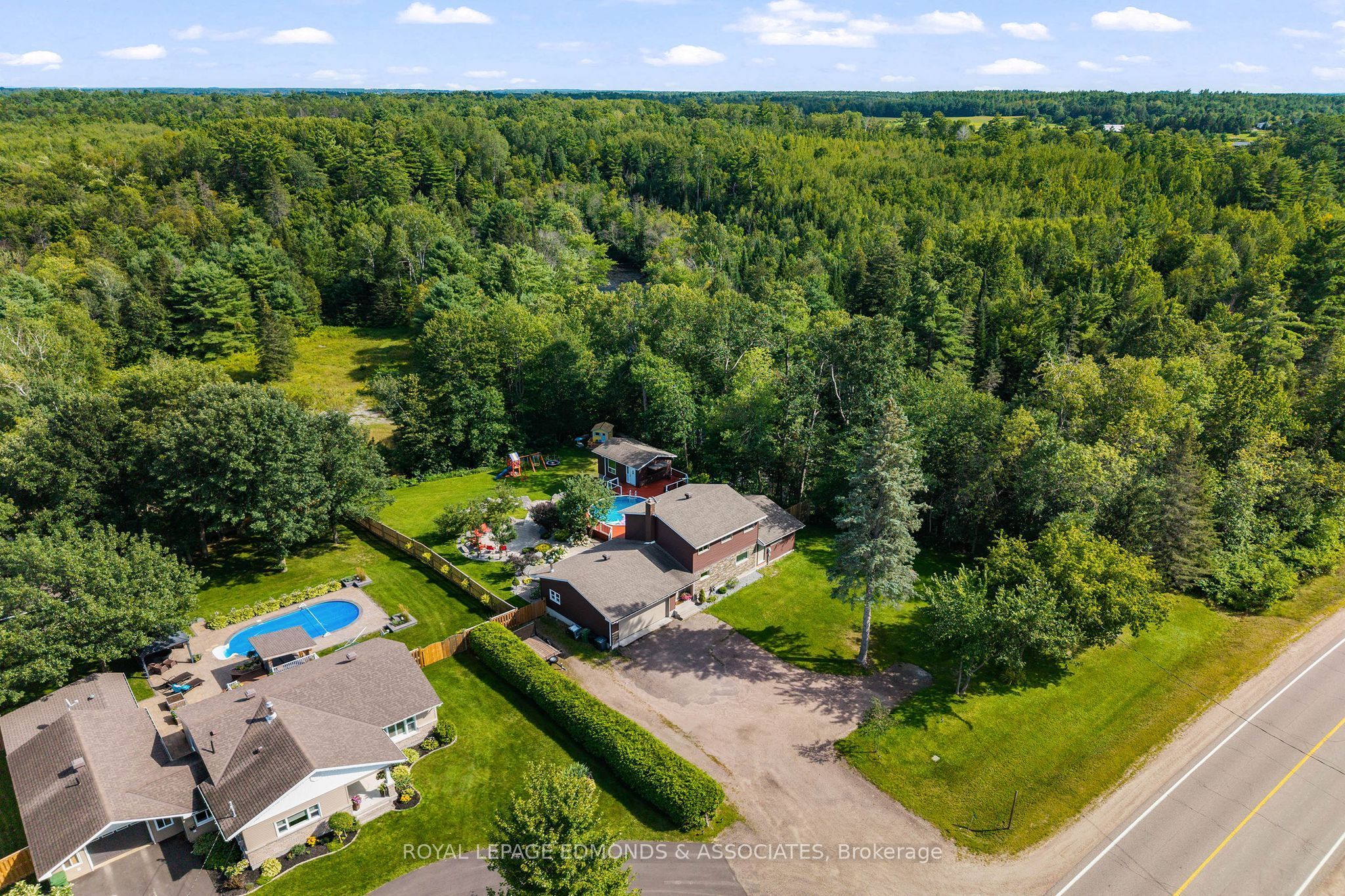 11946 Round Lake Road, Laurentian Valley, ON K8A 0K8 photo 4