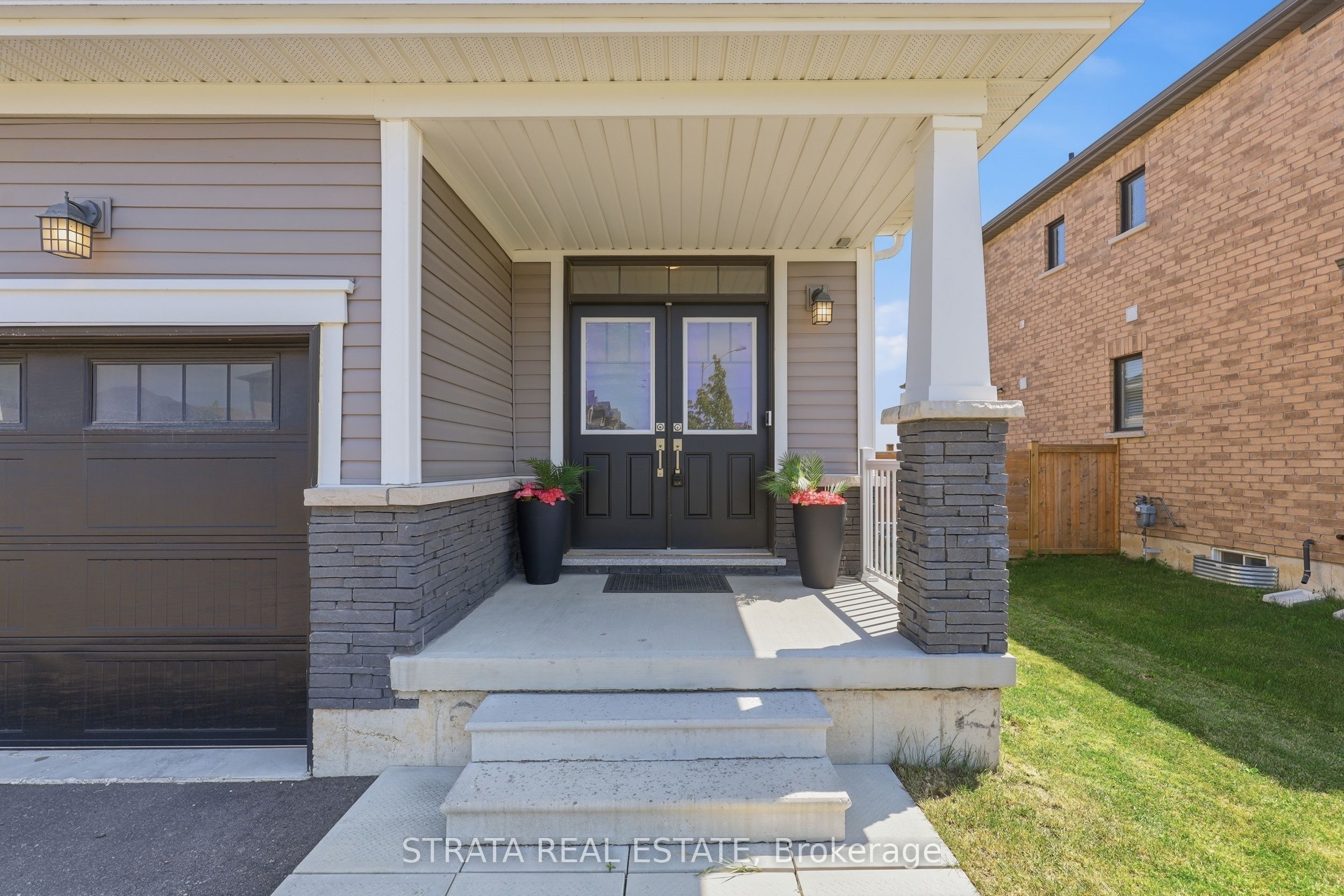 182 Explorer Way, Thorold, ON L2V 0K3 photo 2