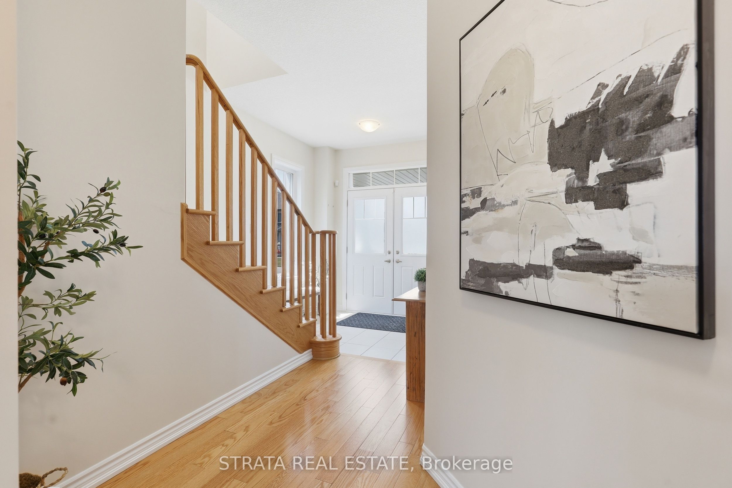 182 Explorer Way, Thorold, ON L2V 0K3 photo 4