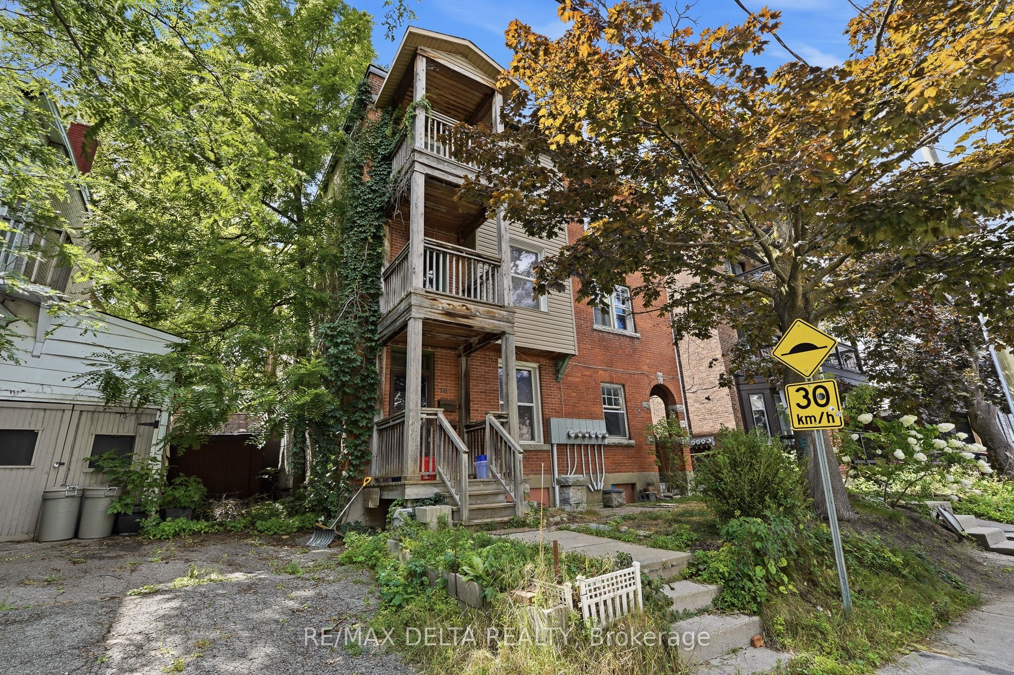 516 Bay Street 2, Ottawa Centre, ON K1R 6B2