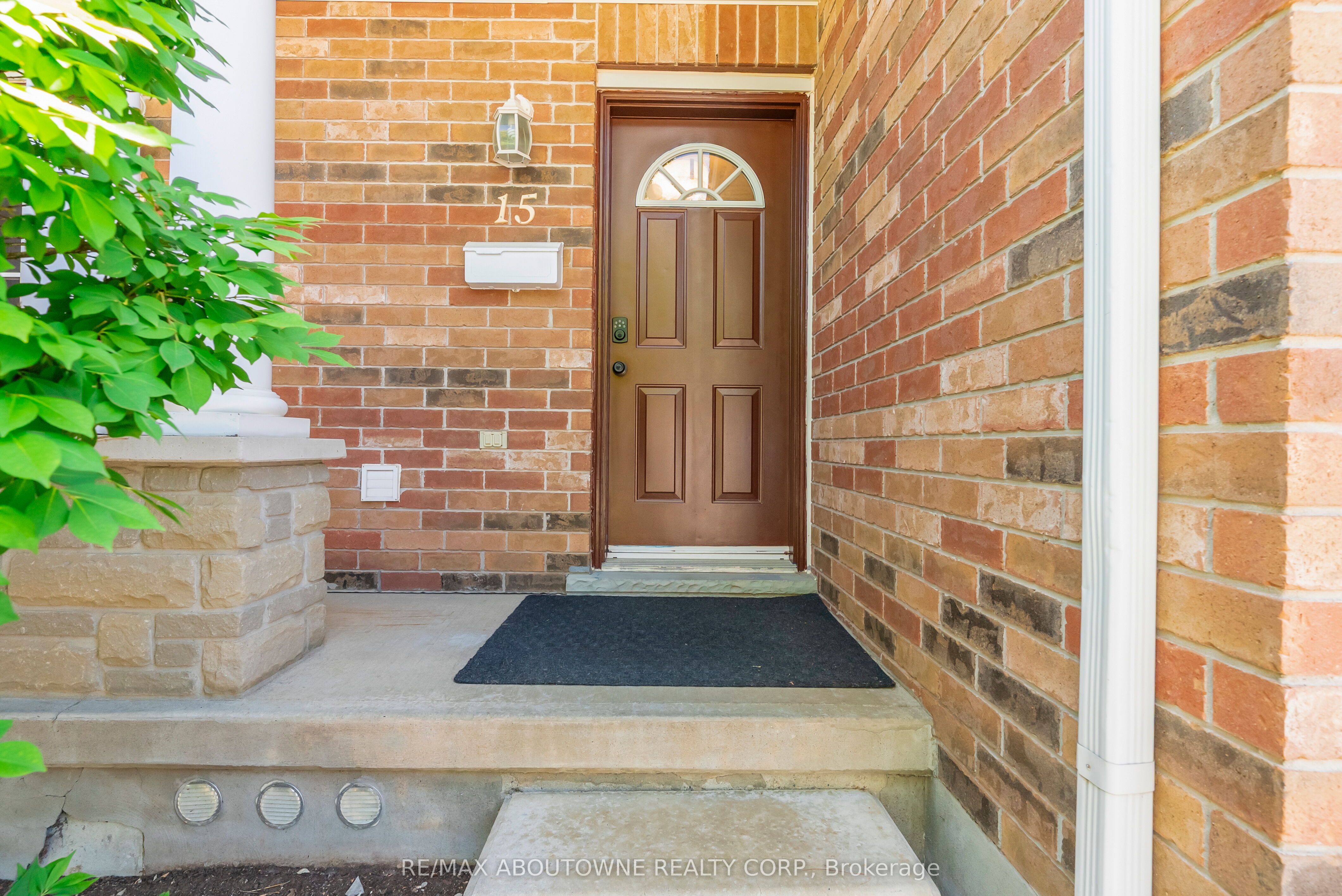 151 Clairfields Drive E 15, Guelph, ON N1L 1P5 photo 3