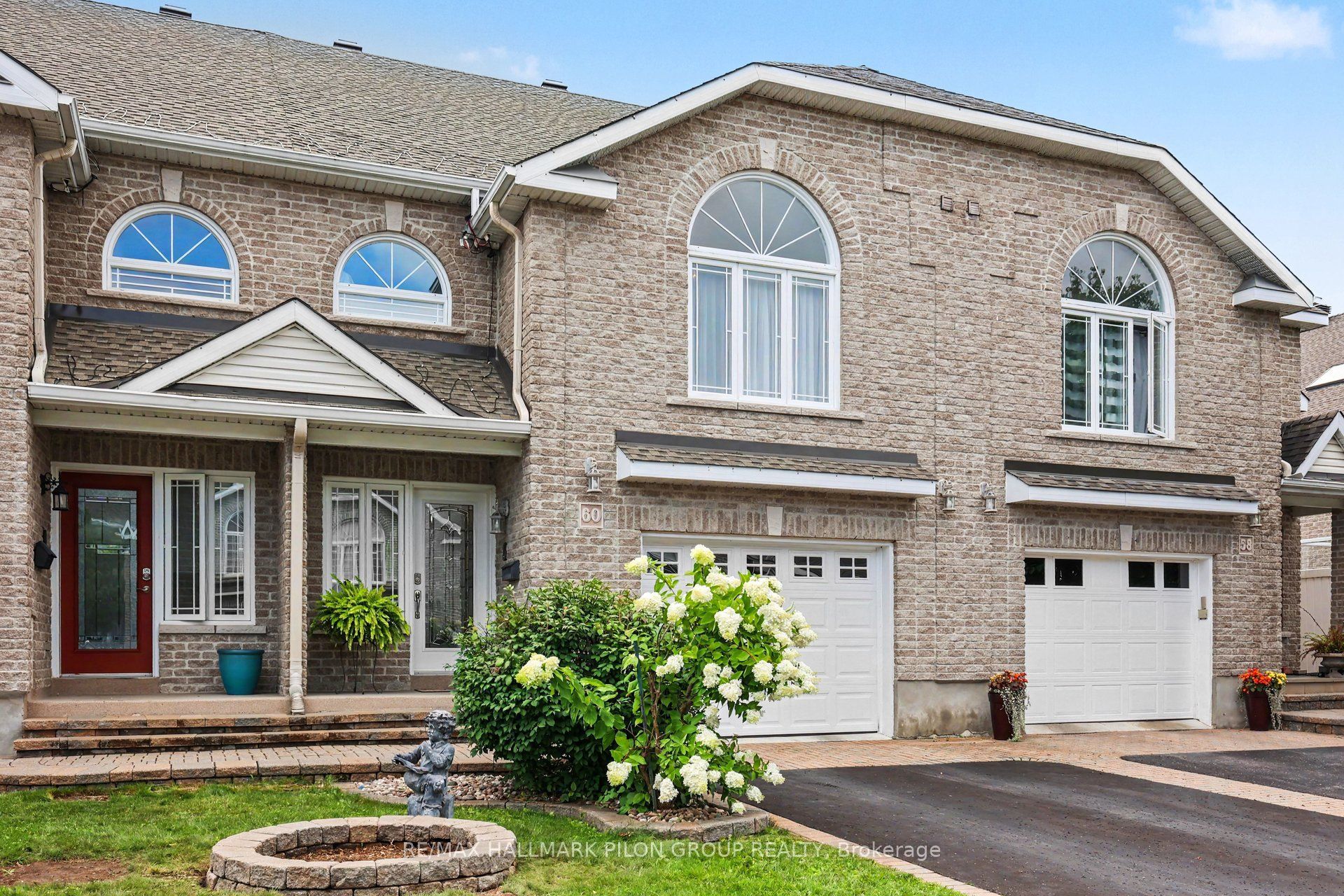 60 Callaway Court, Orleans - Convent Glen and Area, ON K1C 7S4