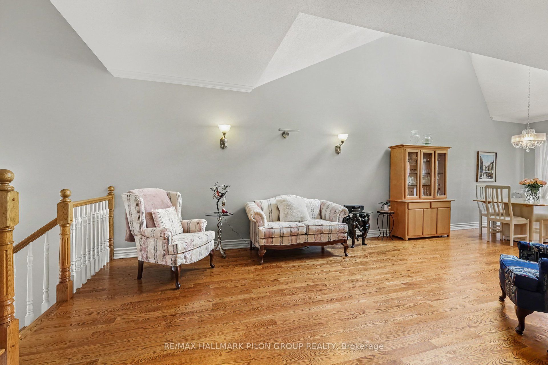 60 Callaway Court, Orleans - Convent Glen and Area, ON K1C 7S4 photo 4
