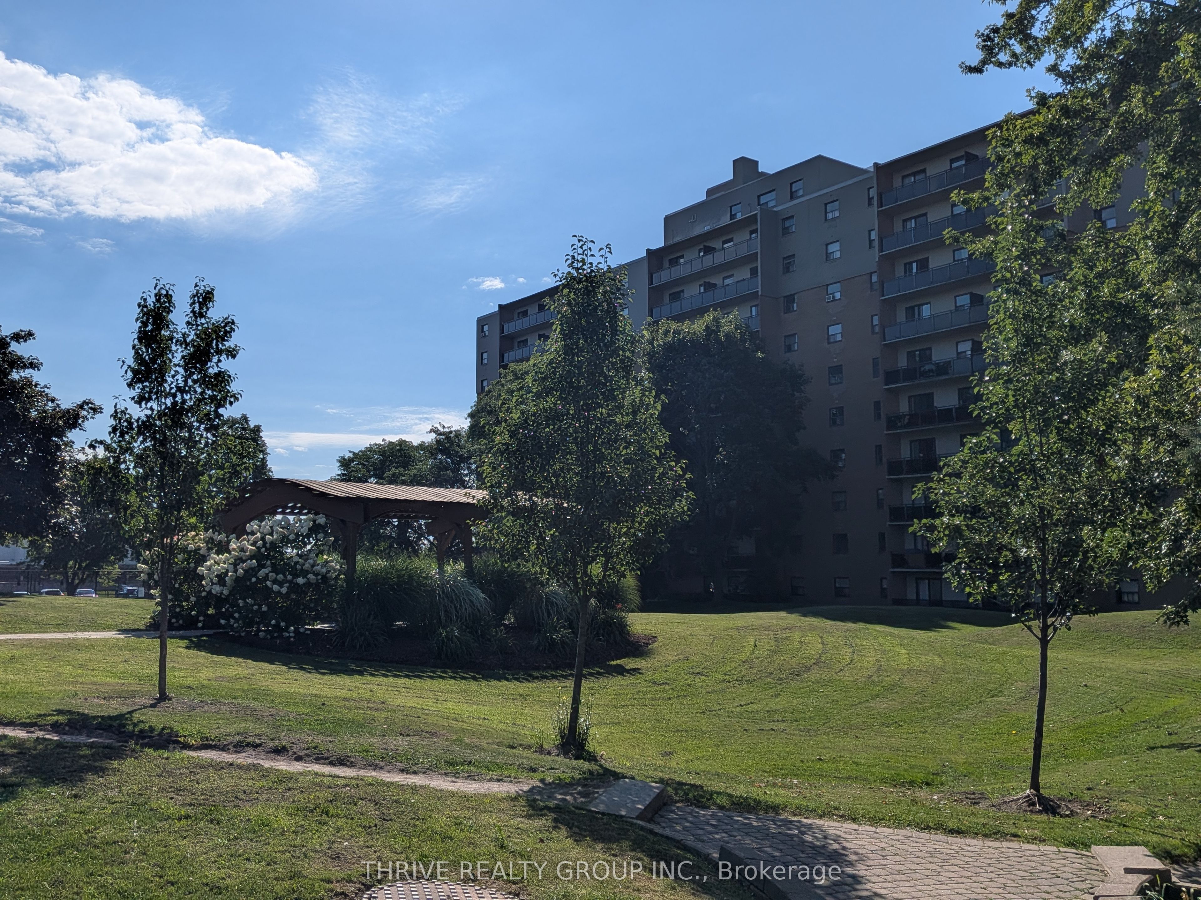 931 Wonderland Road S 111, London South, ON N6K 2X6 photo 2