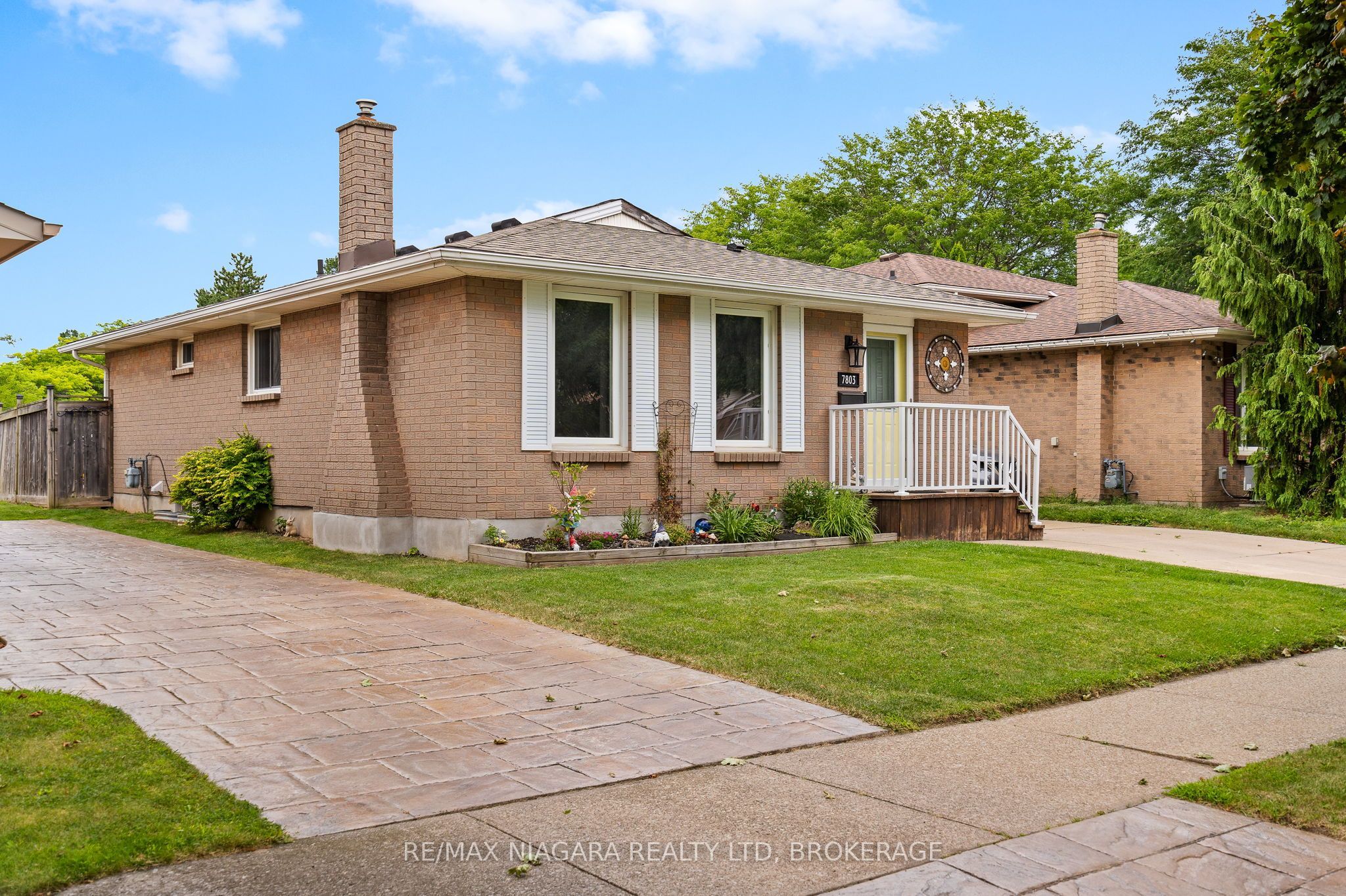 7803 Salisbury Place, Niagara Falls, ON L2H 2N1 photo 3
