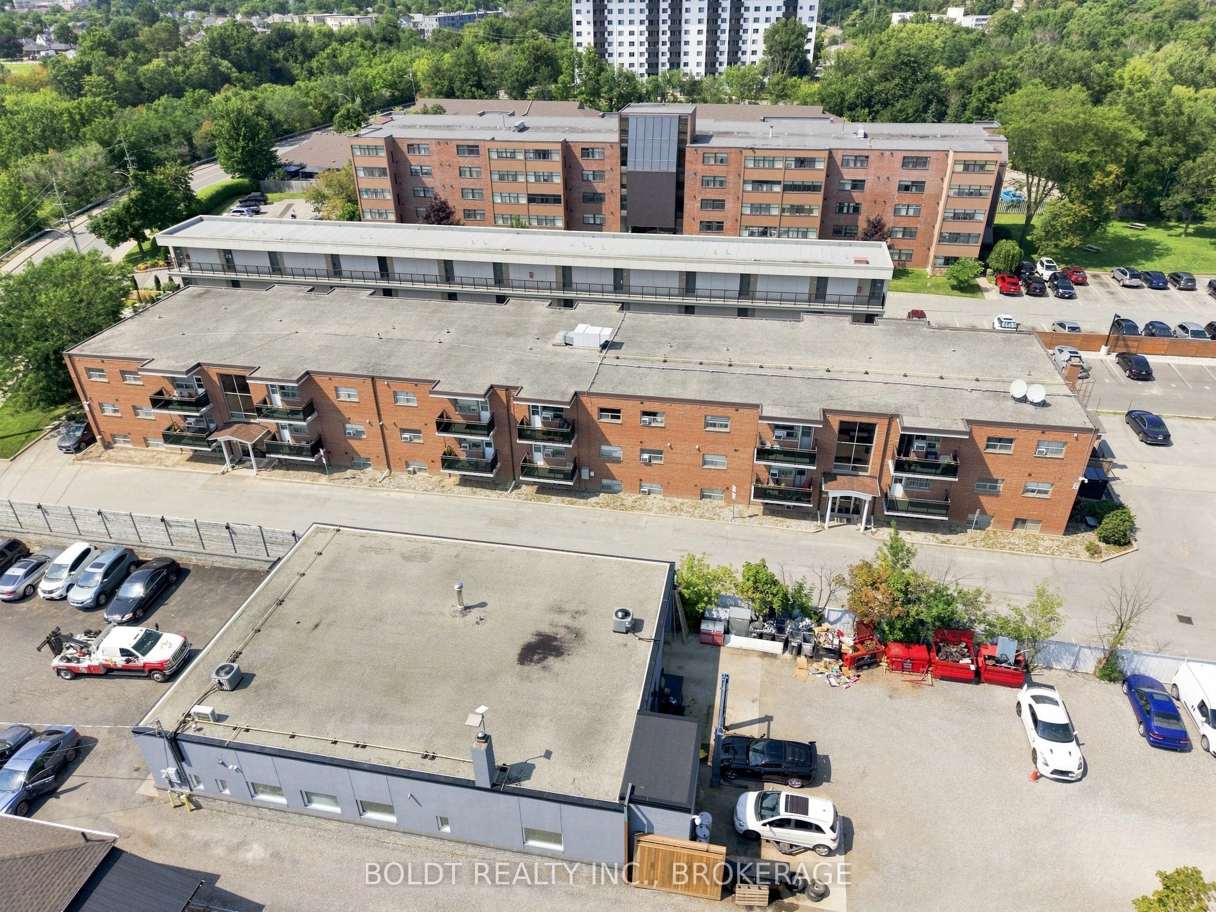 264 Oakdale Avenue 307, St. Catharines, ON L2P 2K4 photo 2