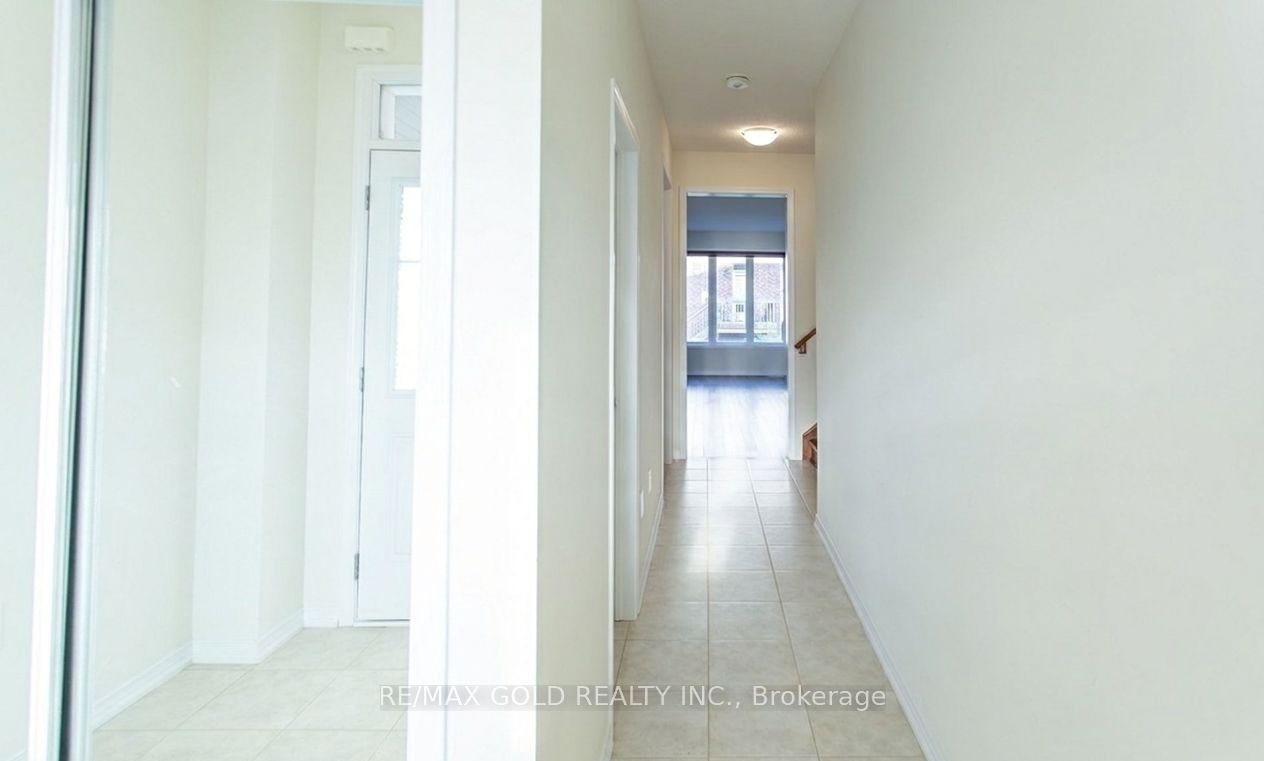 8005 Odell Crescent, Niagara Falls, ON L2H 3R7 photo 3
