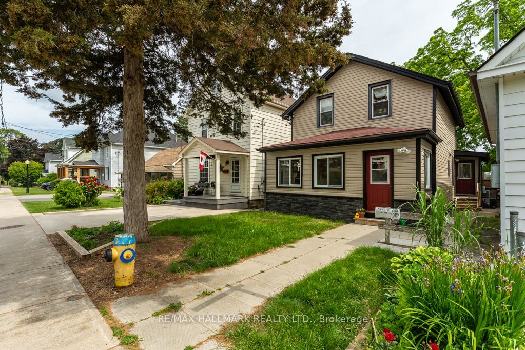 15 Adelaide Street, Grimsby, ON L3M 1X2 photo 2