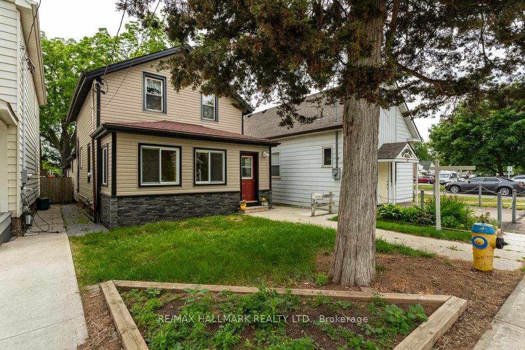 15 Adelaide Street, Grimsby, ON L3M 1X2 photo 3