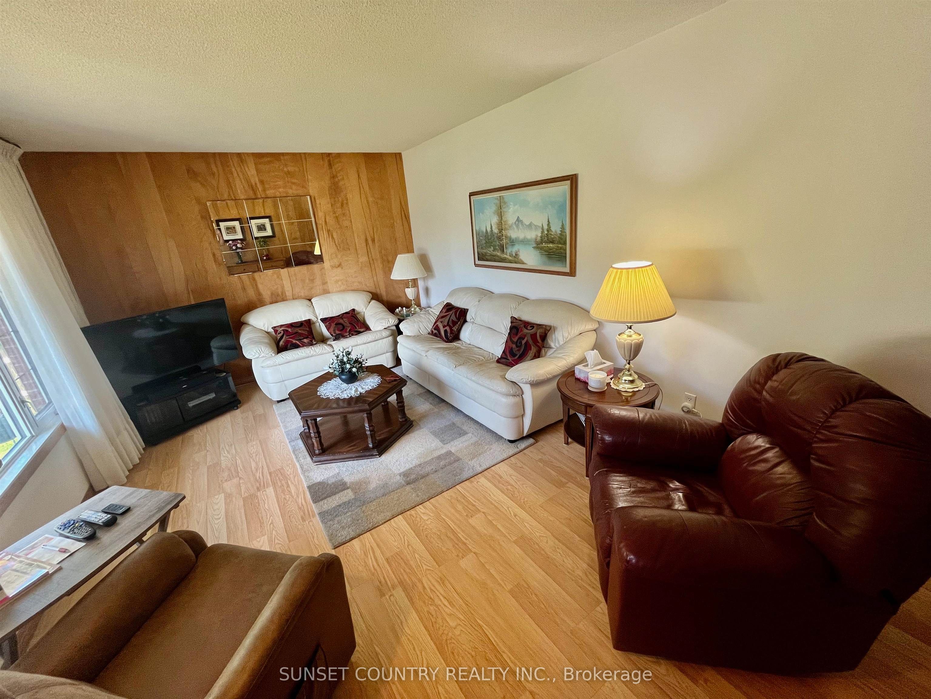 31 Ross Street, Dryden, ON P8N 1T9 photo 4