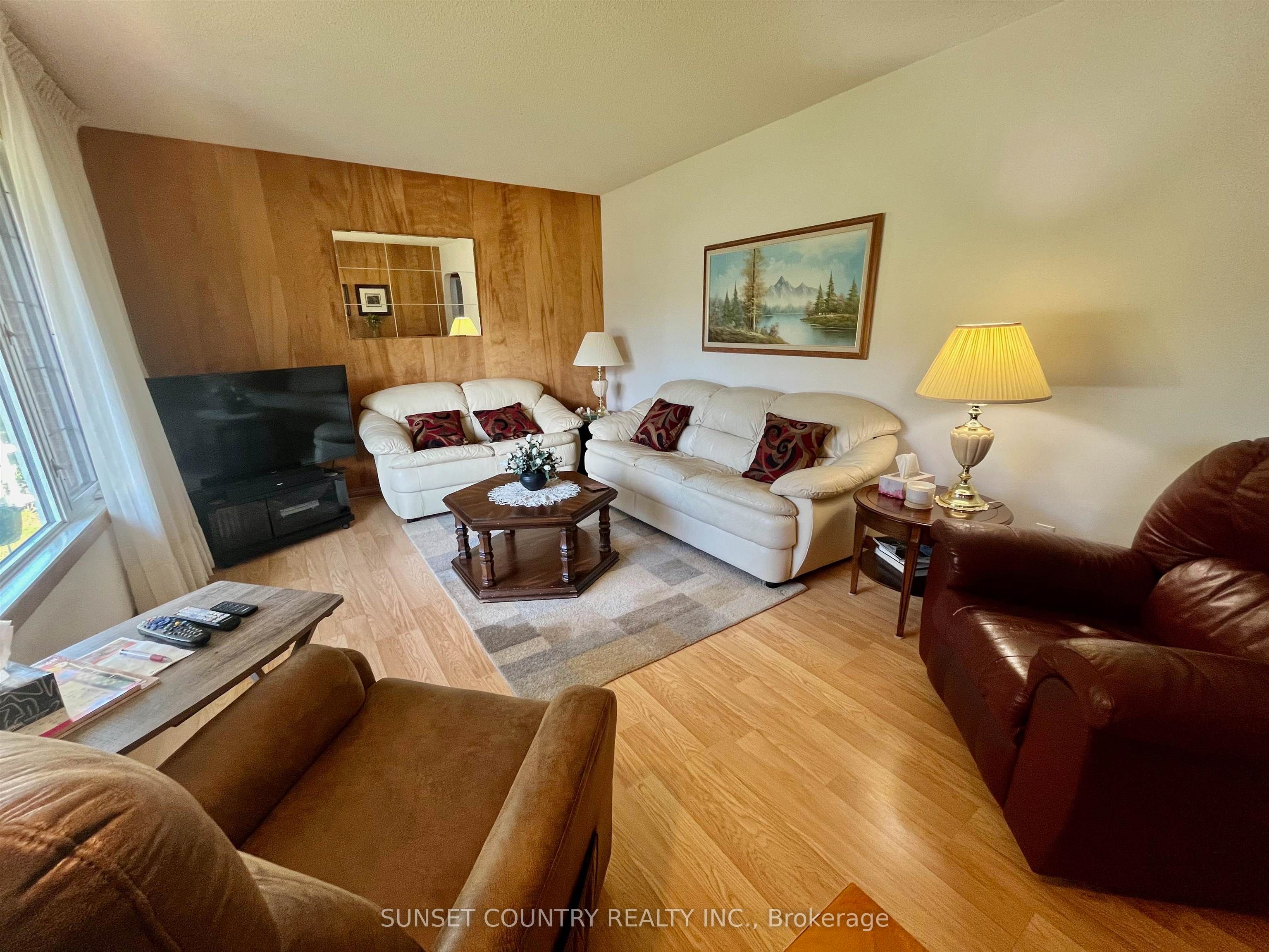 31 Ross Street, Dryden, ON P8N 1T9 photo 5
