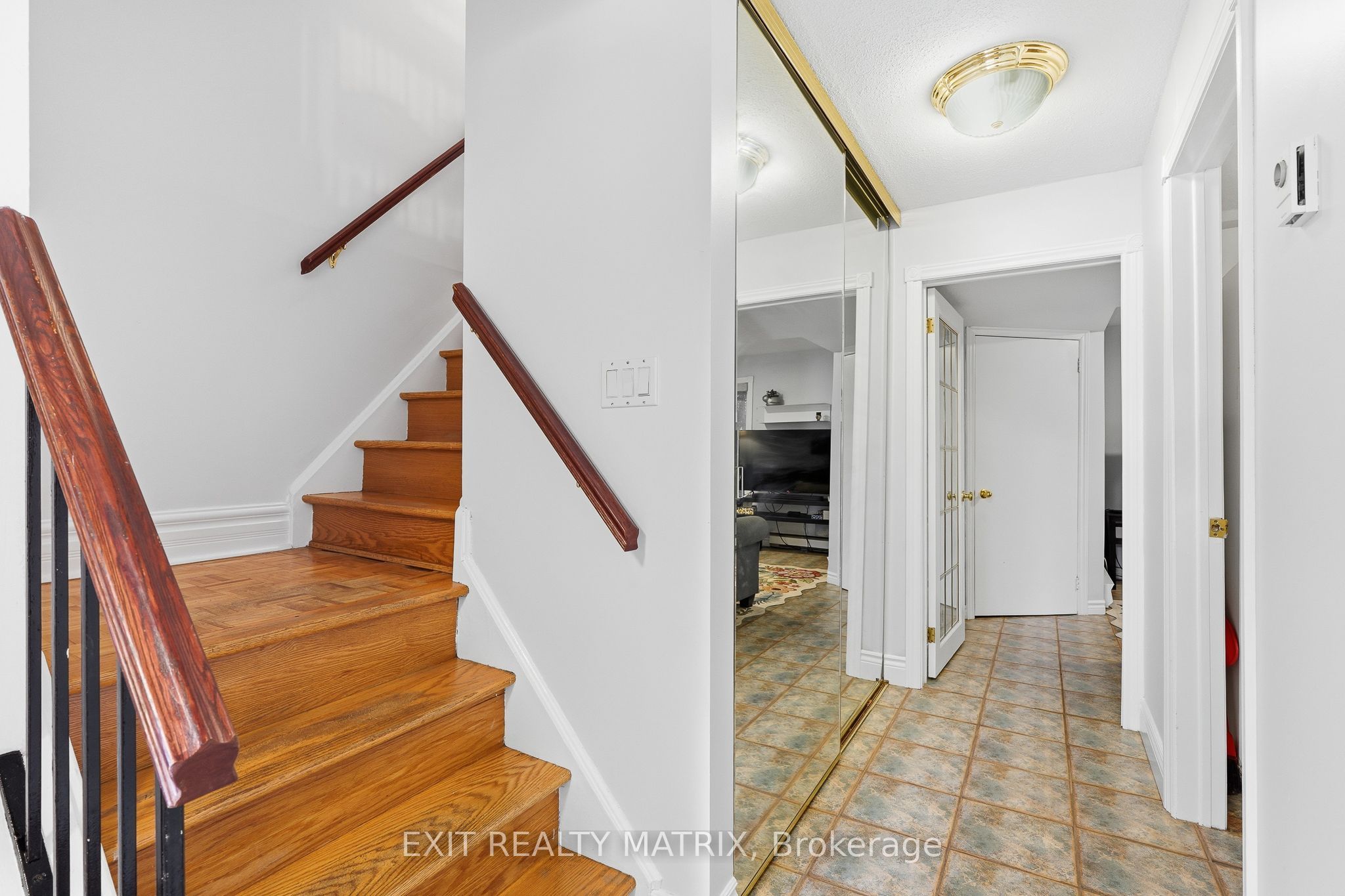 270 Fernleaf Crescent, Orleans - Cumberland and Area, ON K1E 2Z4 photo 5