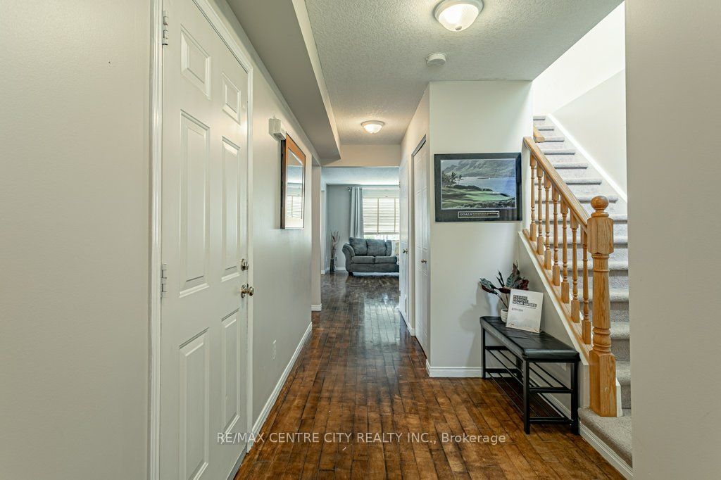 320 Rossmore Court, London South, ON N6C 6B9 photo 5