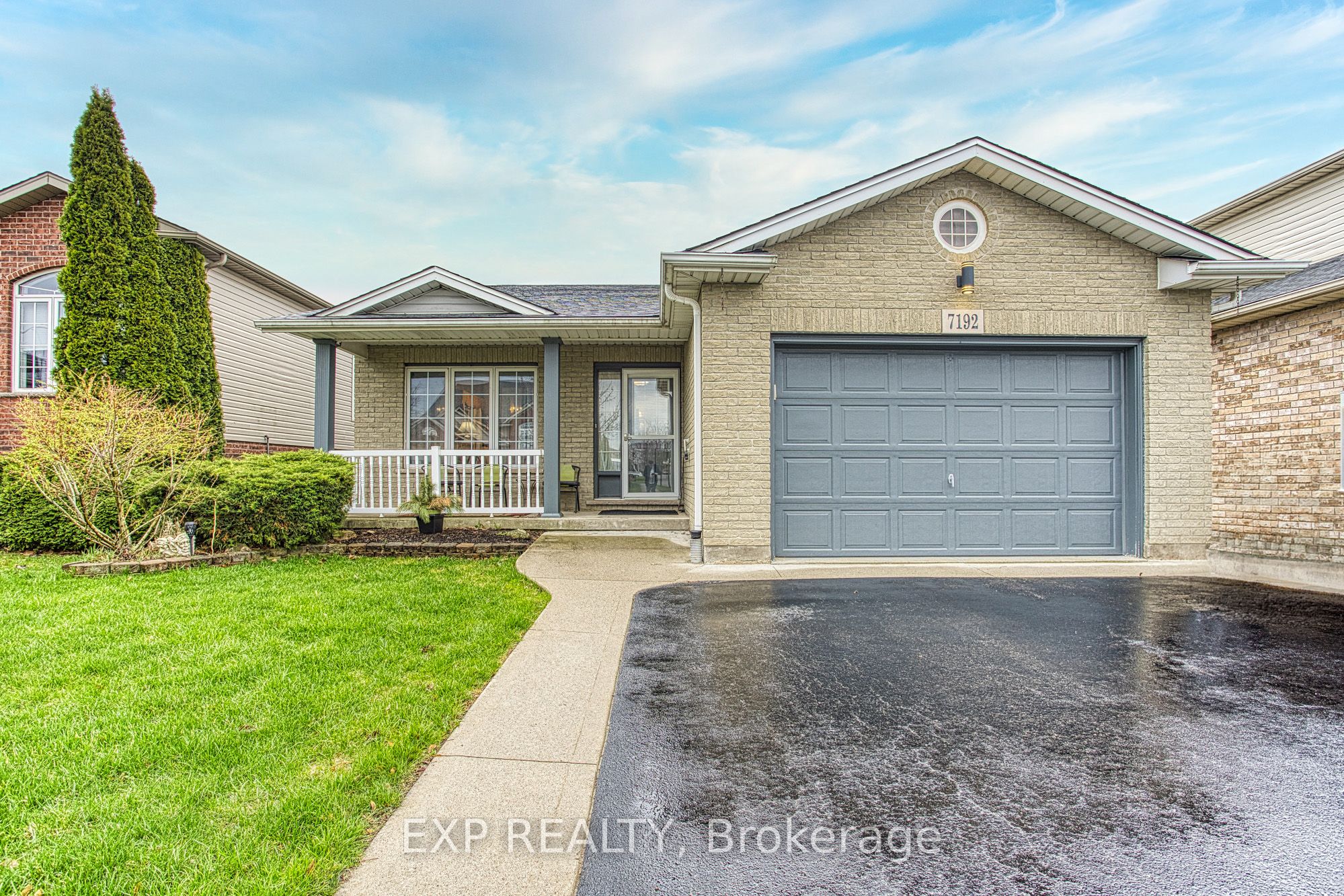 7192 Kelly Drive, Niagara Falls, ON L2H 3K1 photo 2