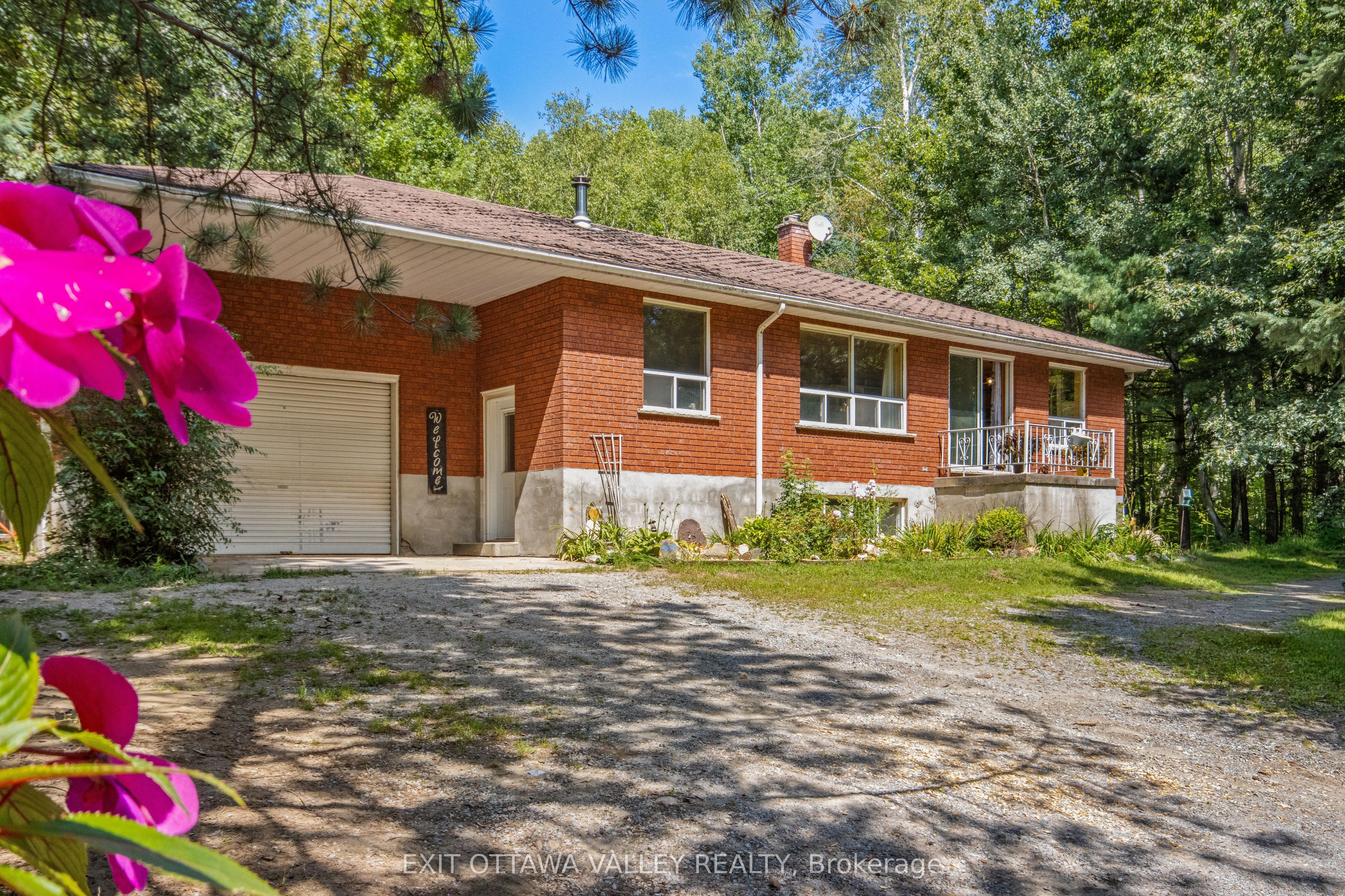 561 Long Lake Road, Madawaska Valley, ON K0J 1B0 photo 3