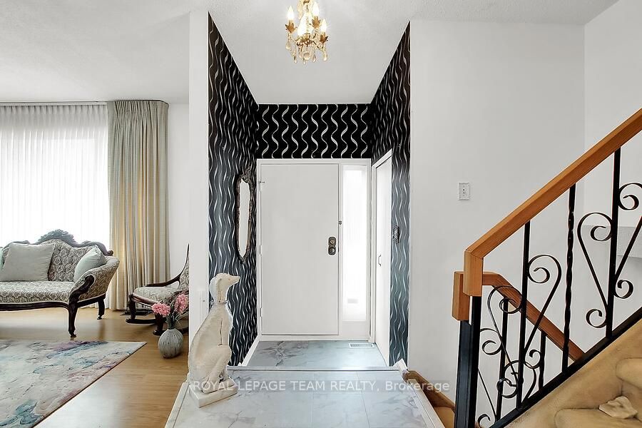 31 Ross Street, Smiths Falls, ON K7A 4V7 photo 3