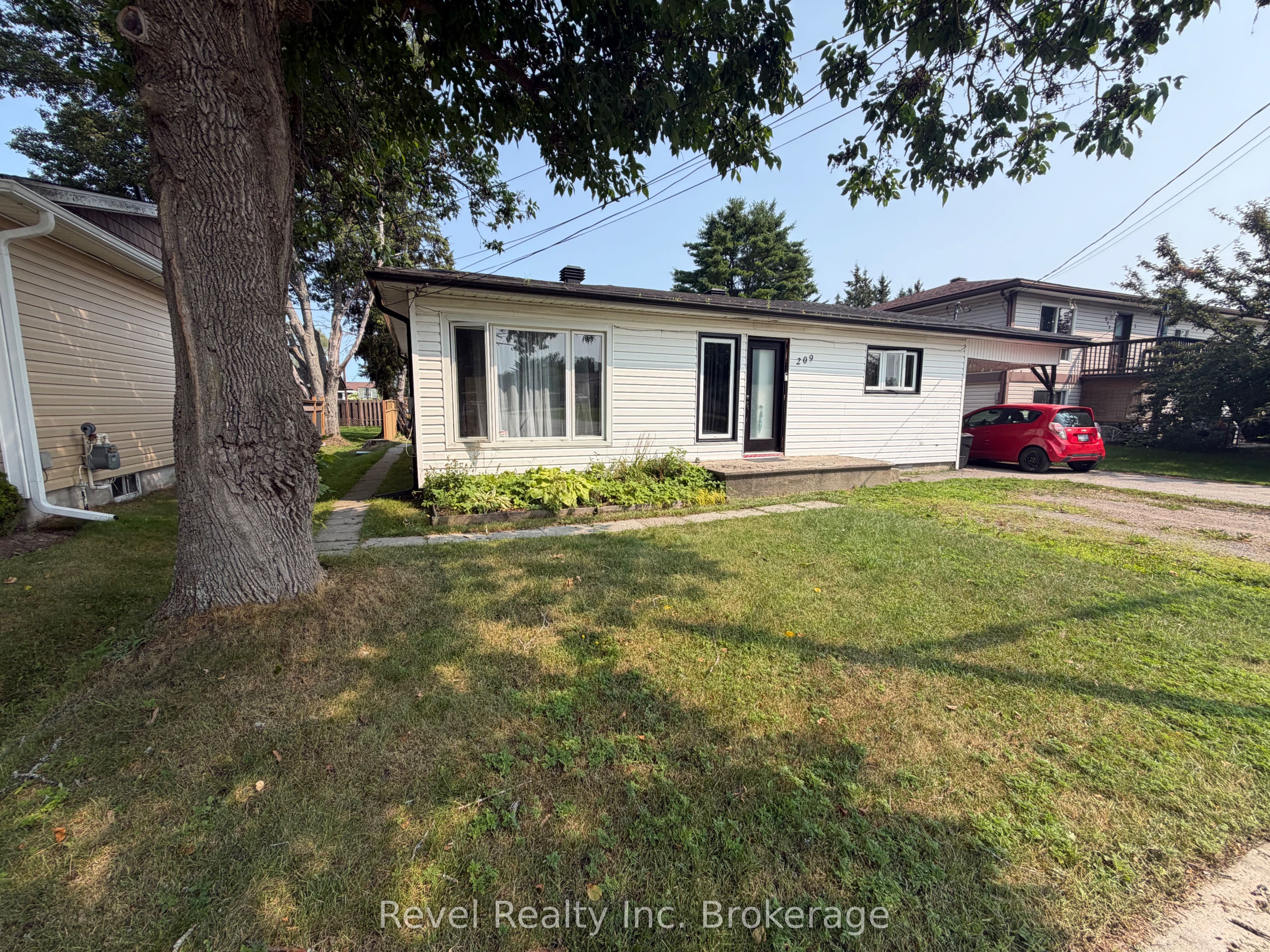 209 Salter Street, West Nipissing, ON P2B 3B5
