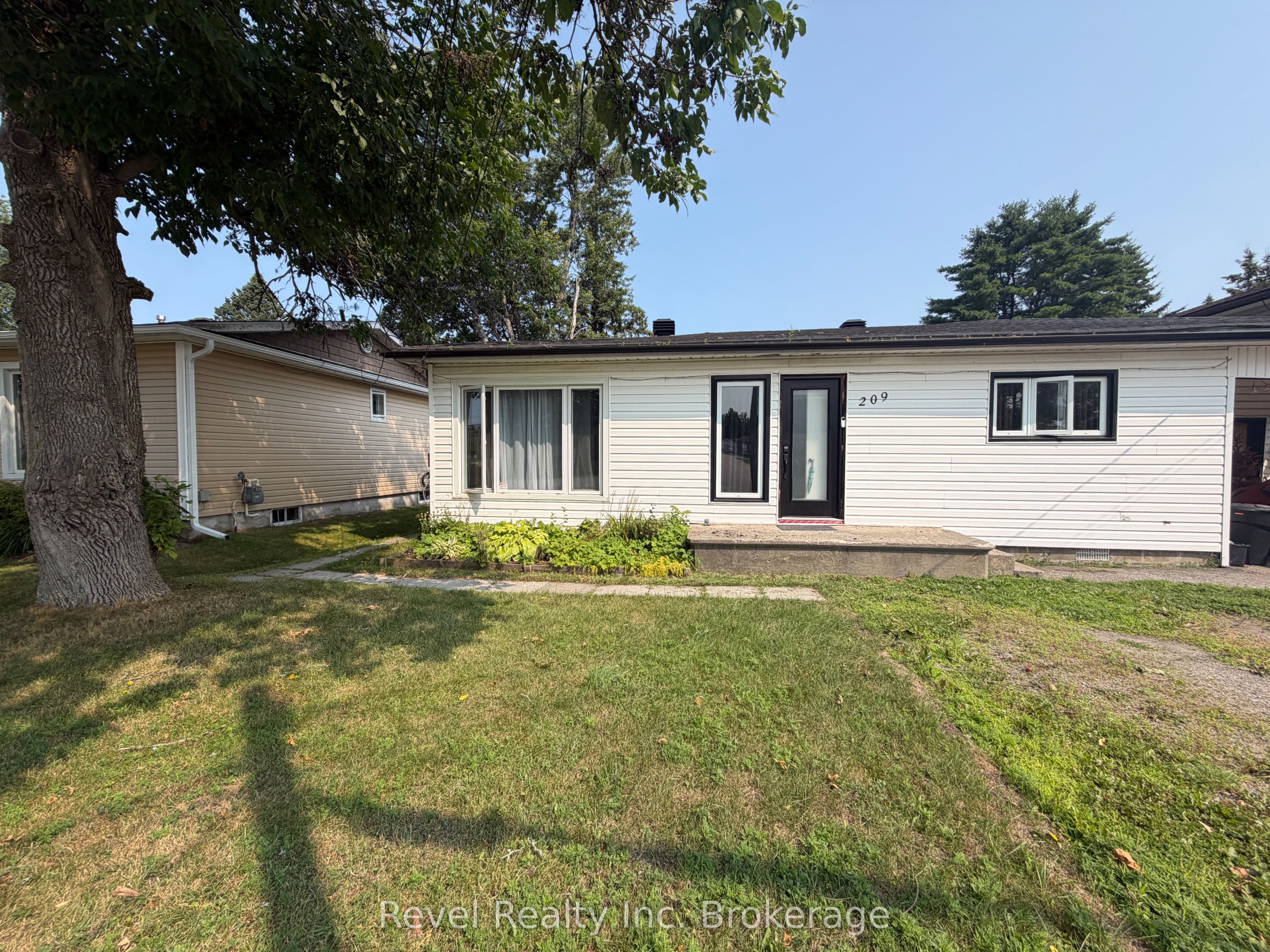 209 Salter Street, West Nipissing, ON P2B 3B5 photo 2