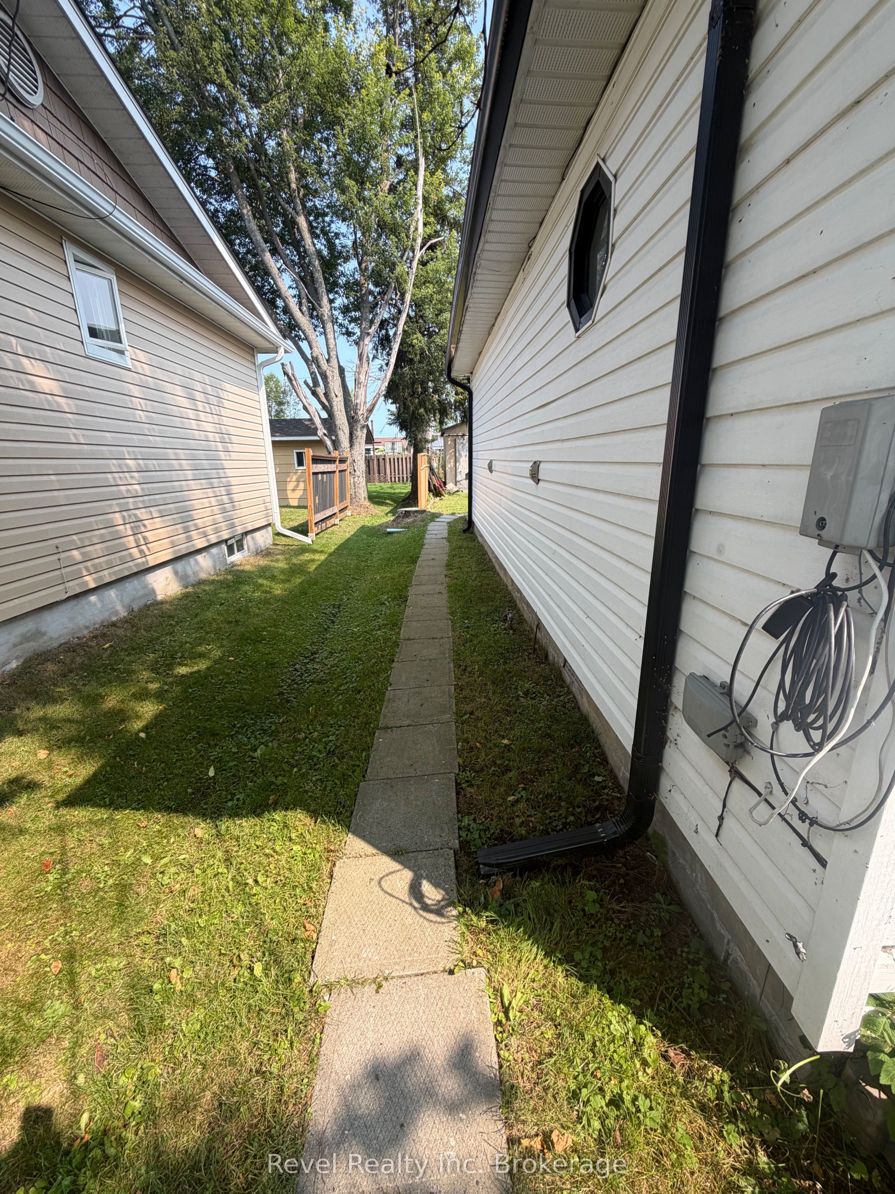 209 Salter Street, West Nipissing, ON P2B 3B5 photo 3
