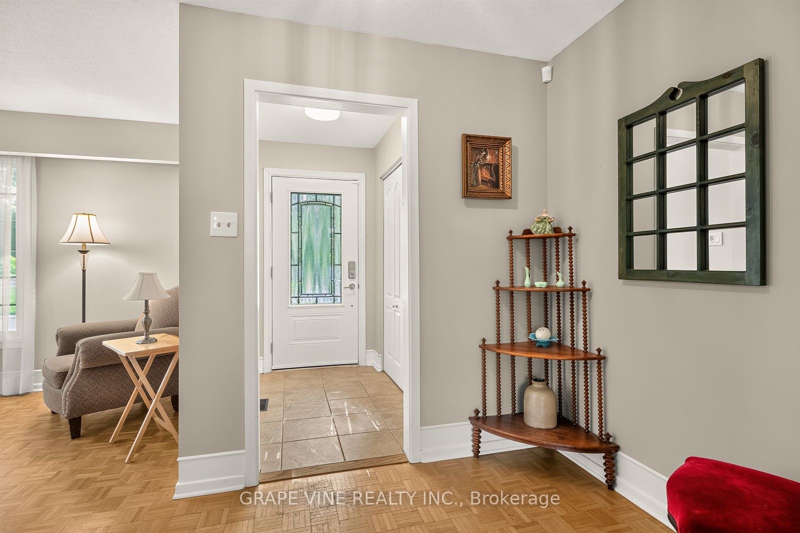 1486 Ridgebrook Drive, Cyrville - Carson Grove - Pineview, ON K1B 4H1 photo 4