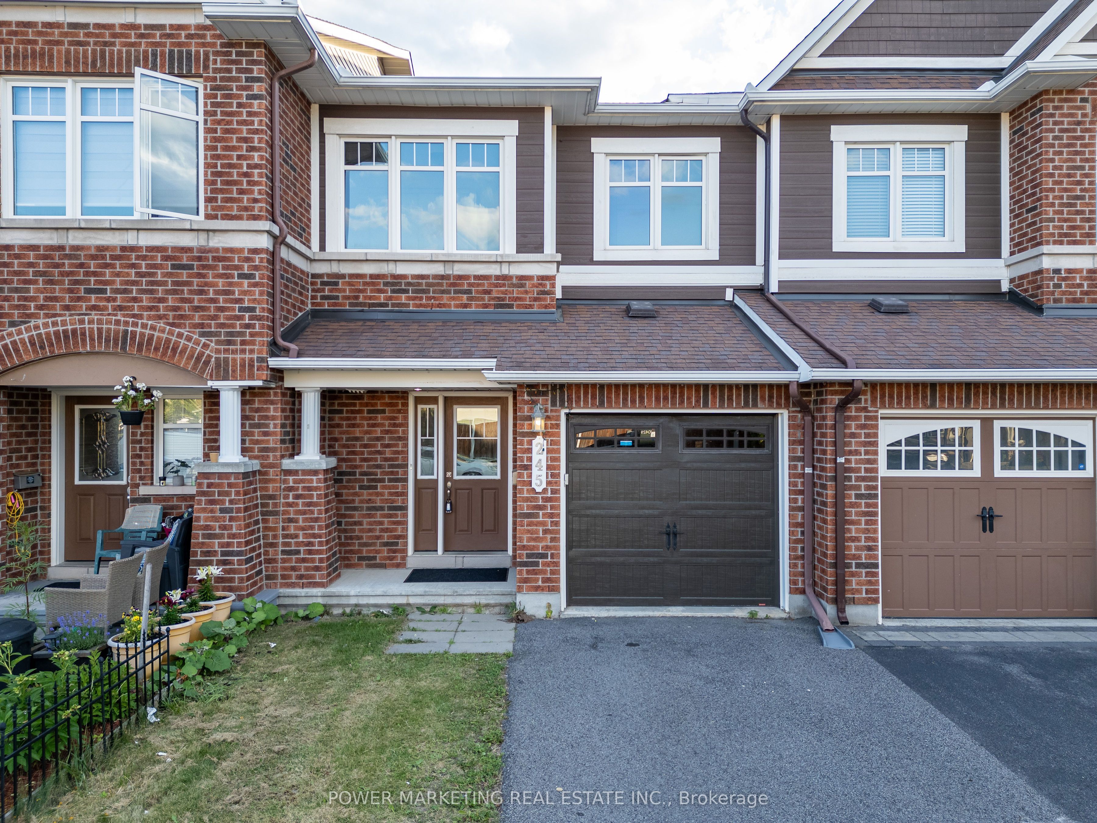 245 SILVERMOON Crescent, Orleans - Cumberland and Area, ON K4A 0P8
