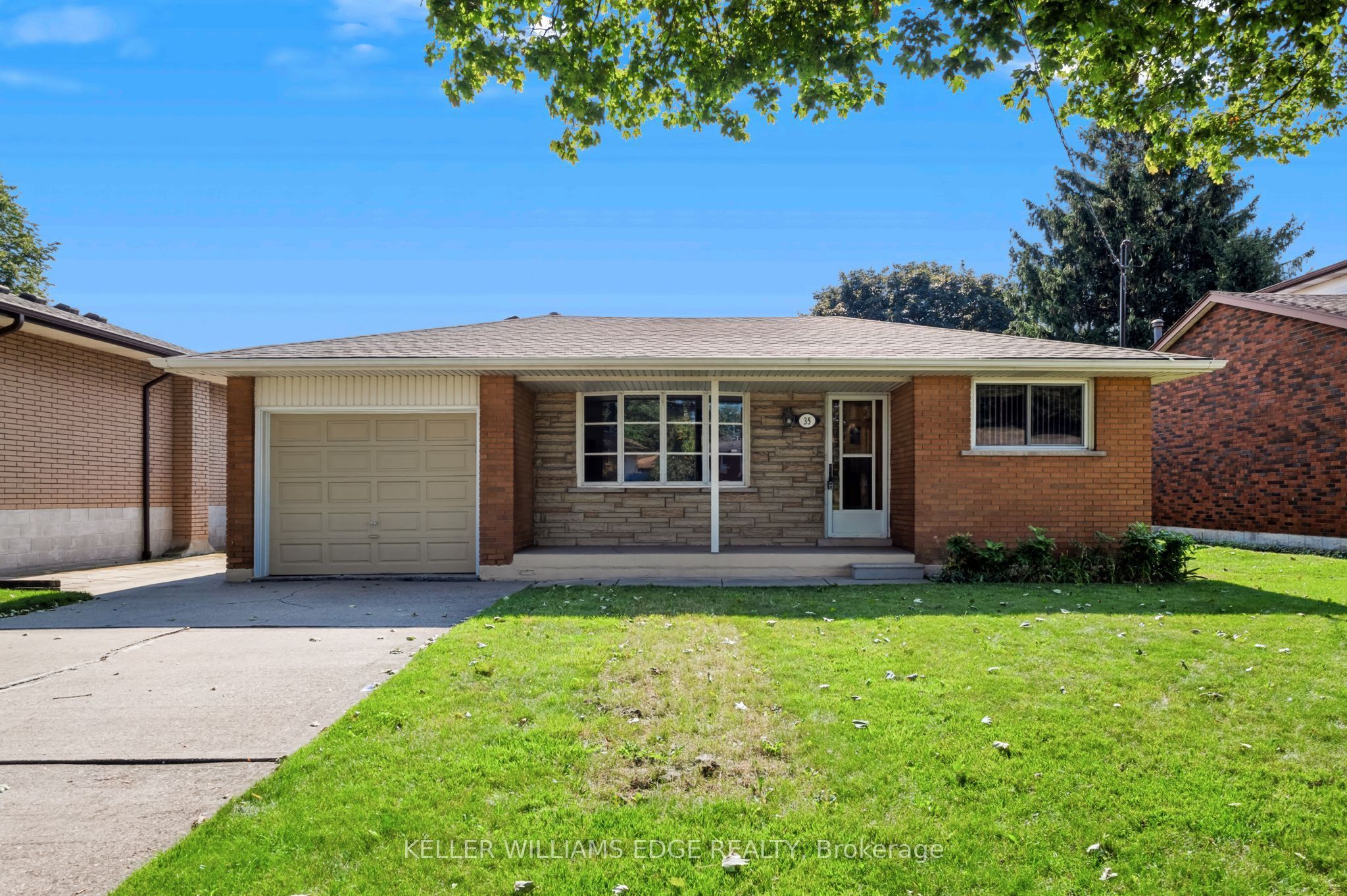 35 Burrwood Drive, Hamilton, ON L9C 3S9 photo 3