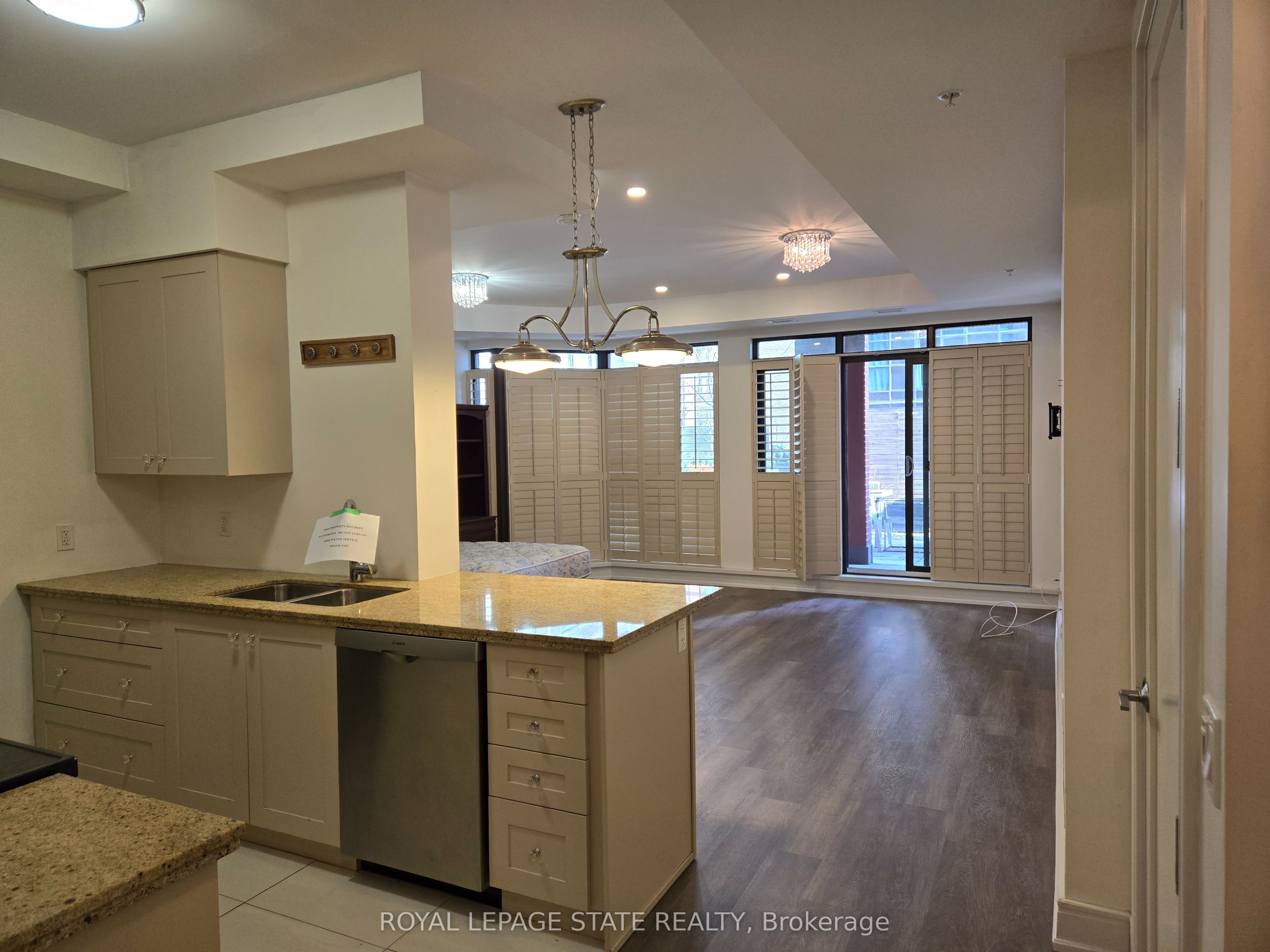 112 King Street E 410, Hamilton, ON L8N 1A8 photo 3