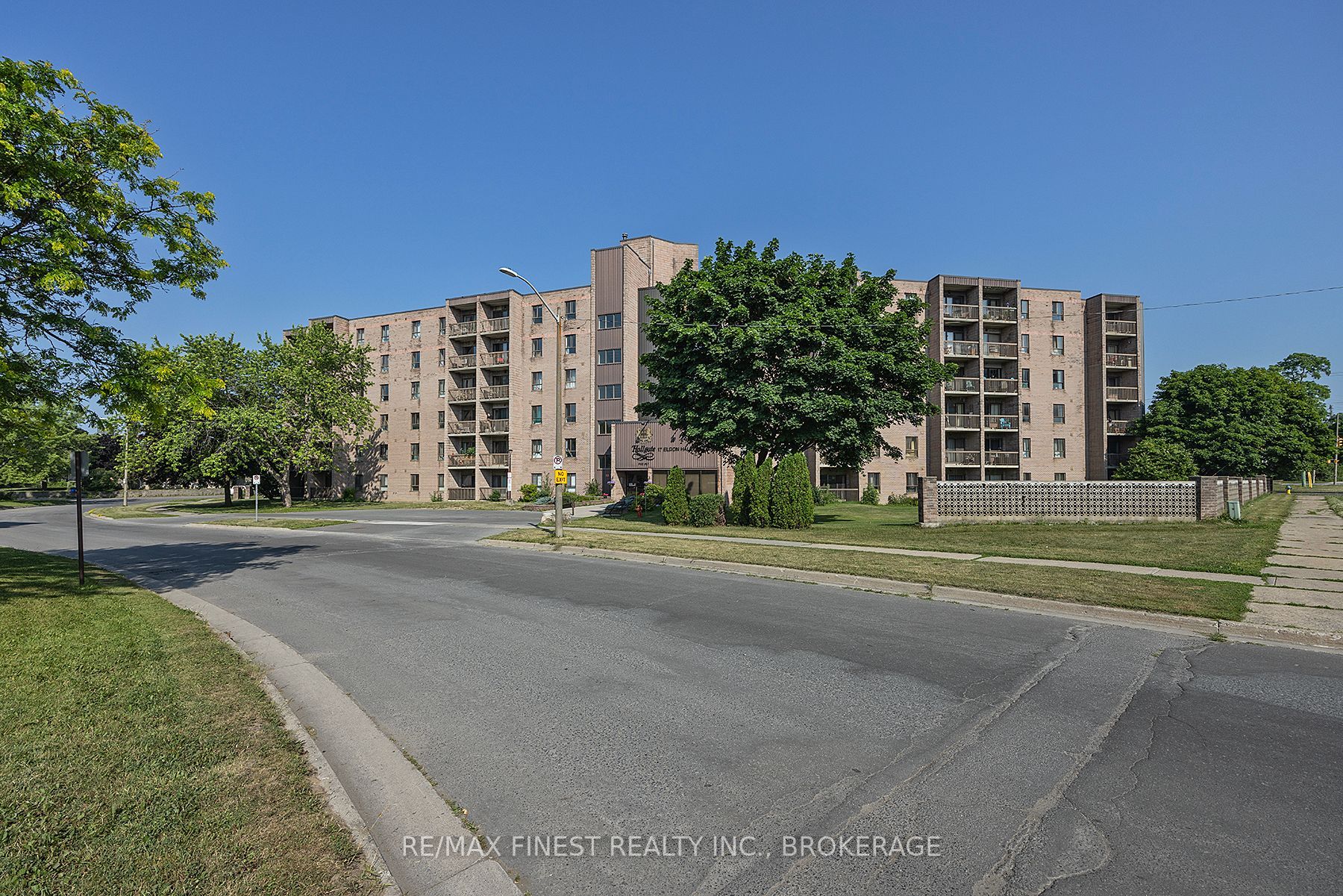 17 Eldon Hall Place 414, Kingston, ON K7M 7H5 photo 3