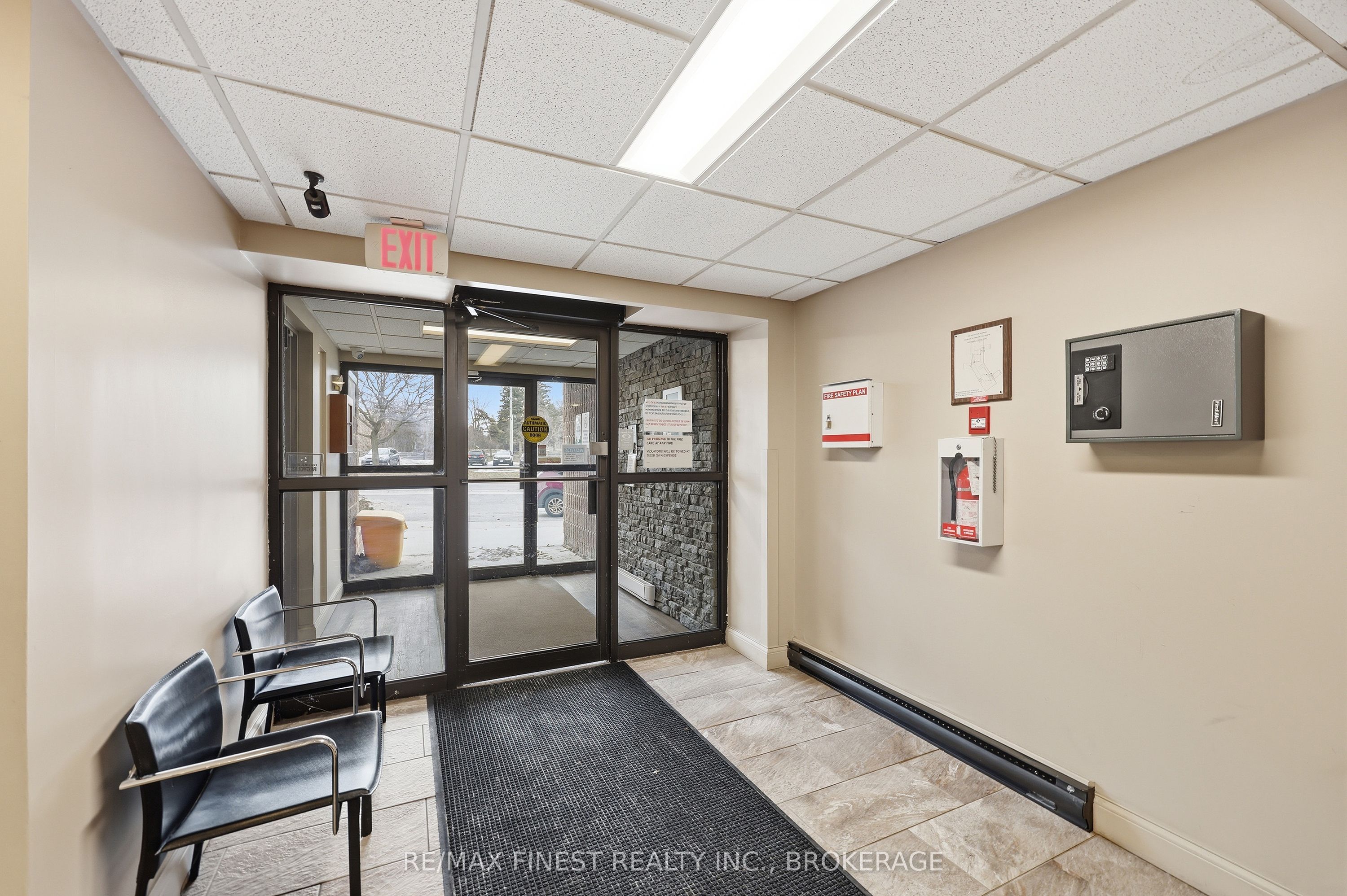 17 Eldon Hall Place 414, Kingston, ON K7M 7H5 photo 4
